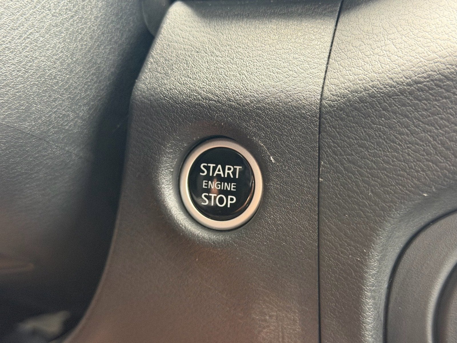 2024 Nissan Frontier Crew Cab SL