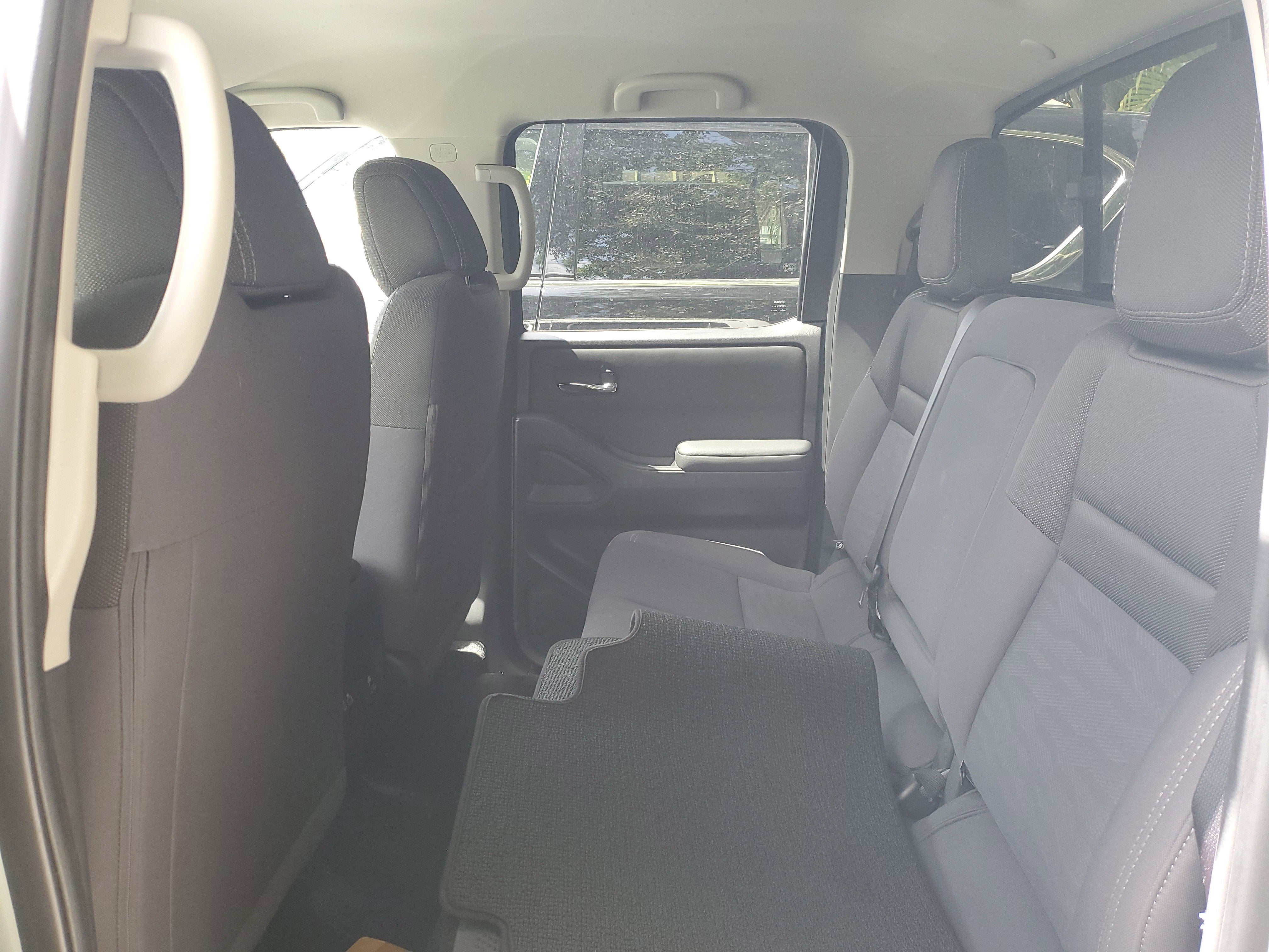 2023 Nissan Frontier Crew Cab SV