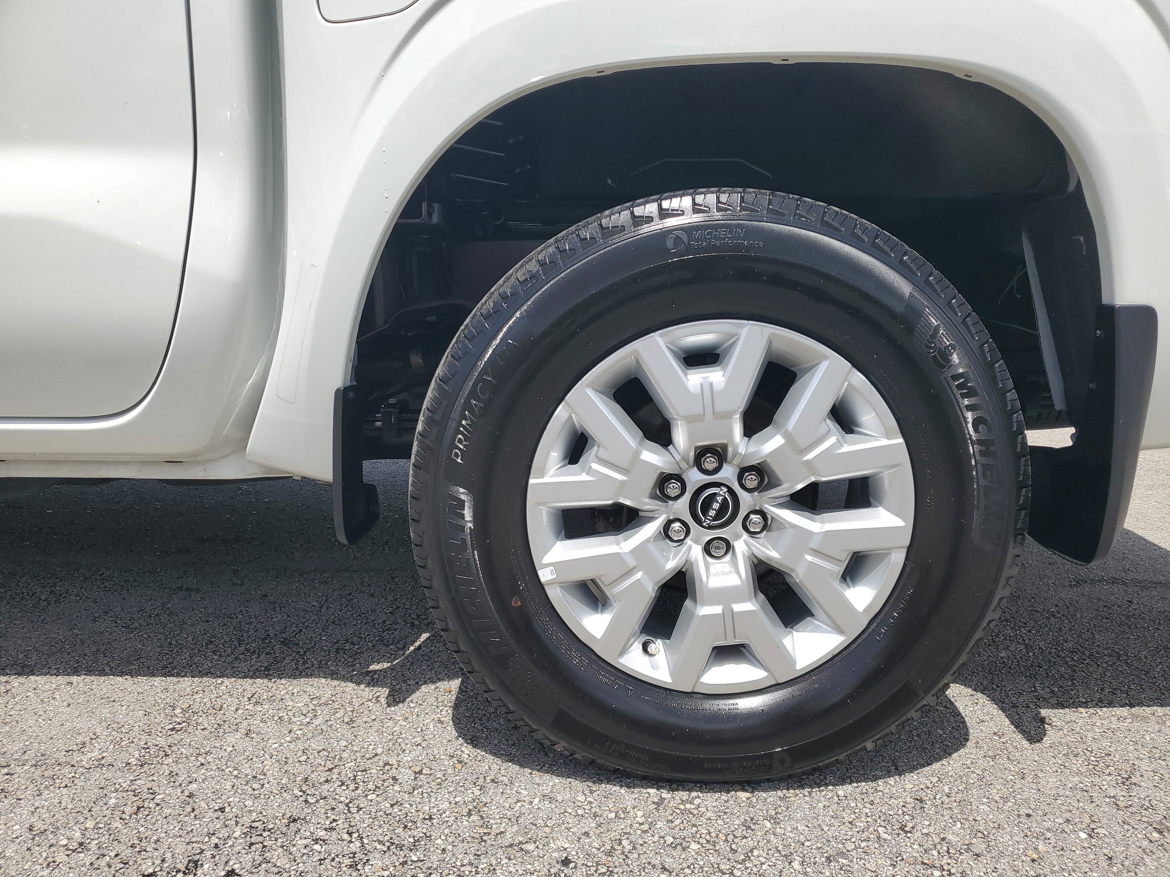 2023 Nissan Frontier Crew Cab SV