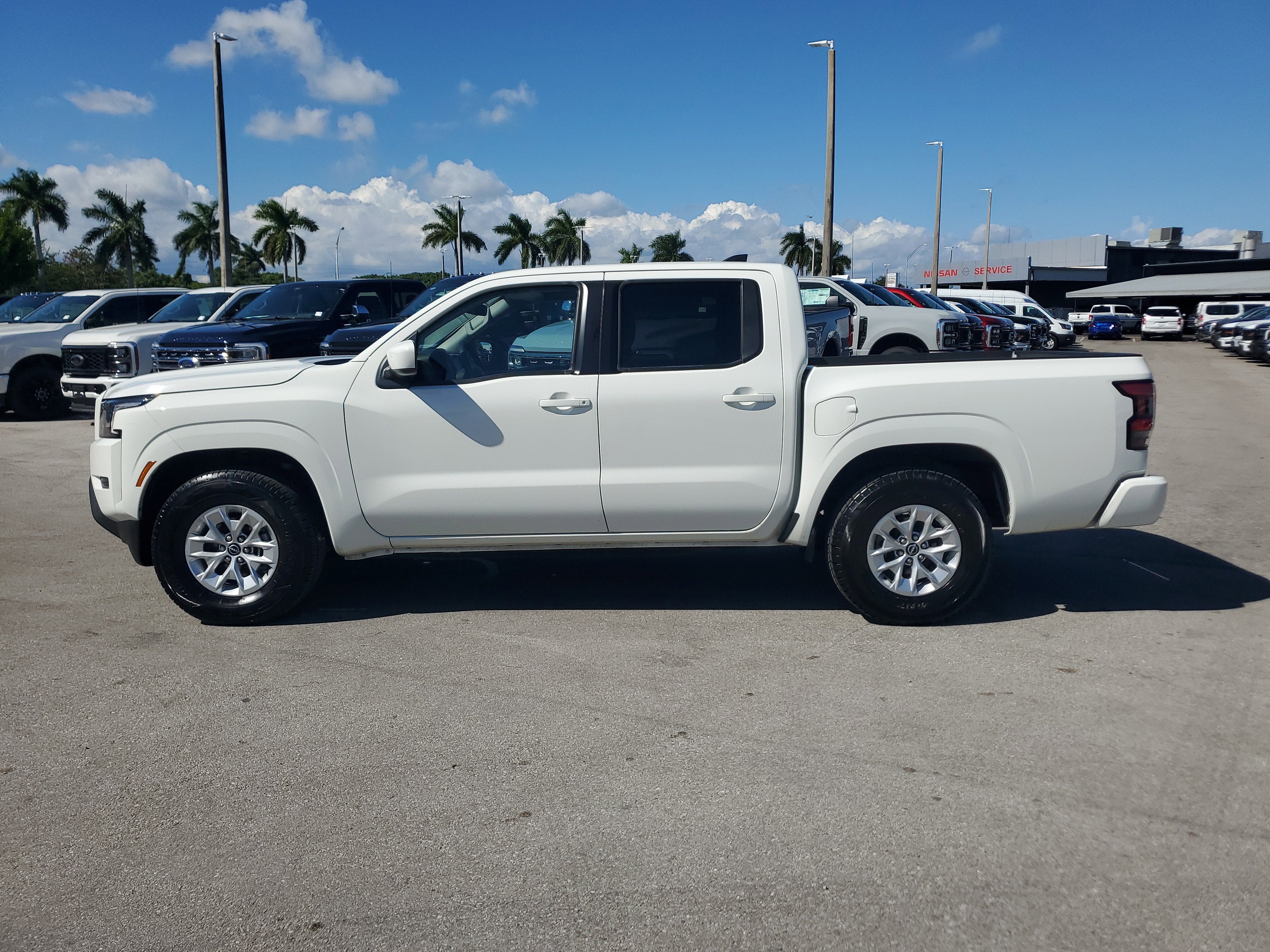 2024 Nissan Frontier SV