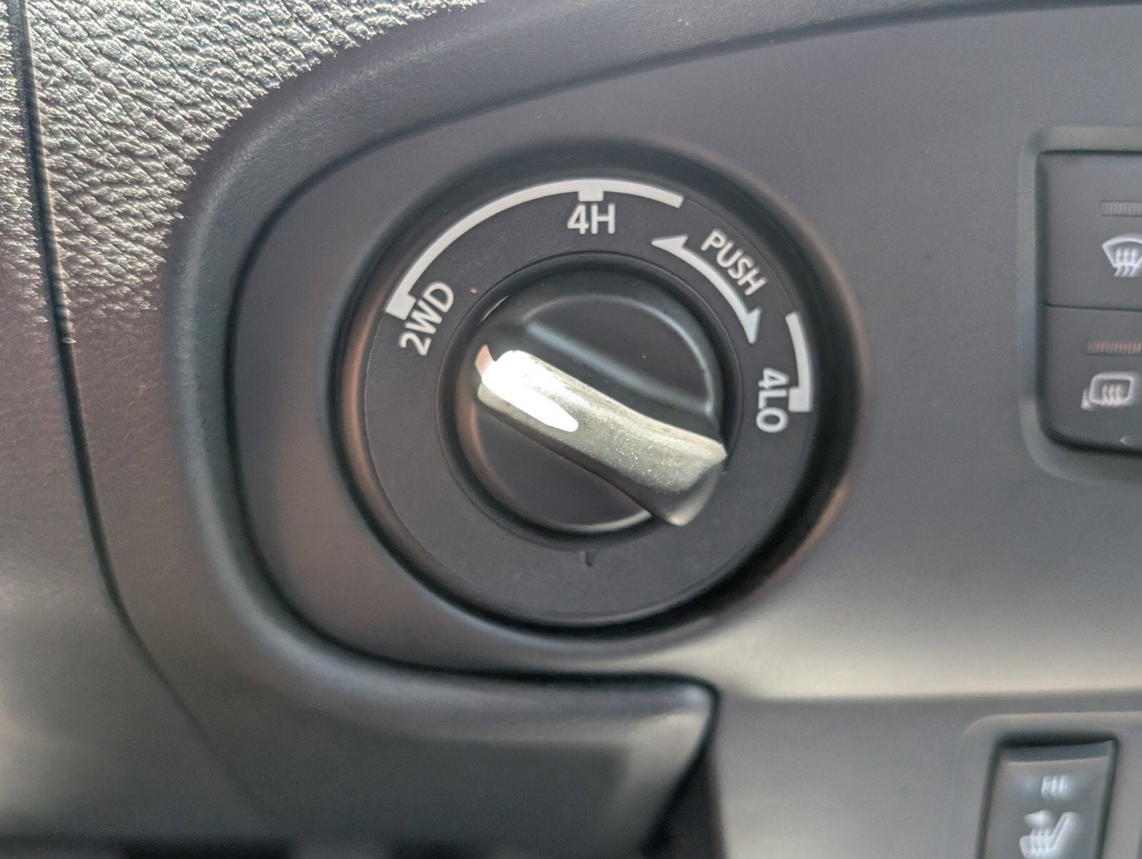 2022 Nissan Frontier Crew Cab SV