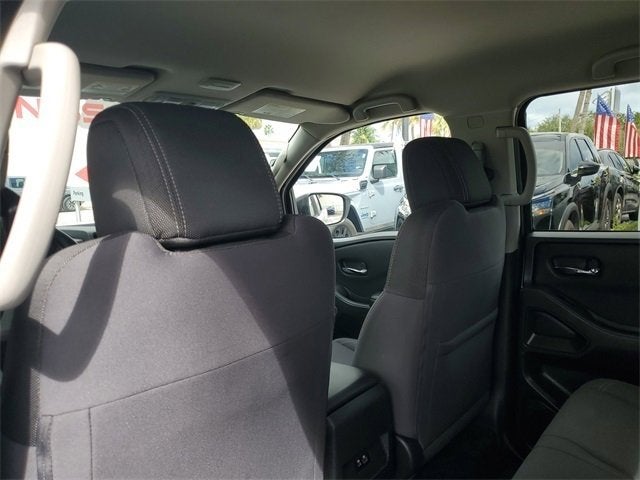 2023 Nissan Frontier Crew Cab SV