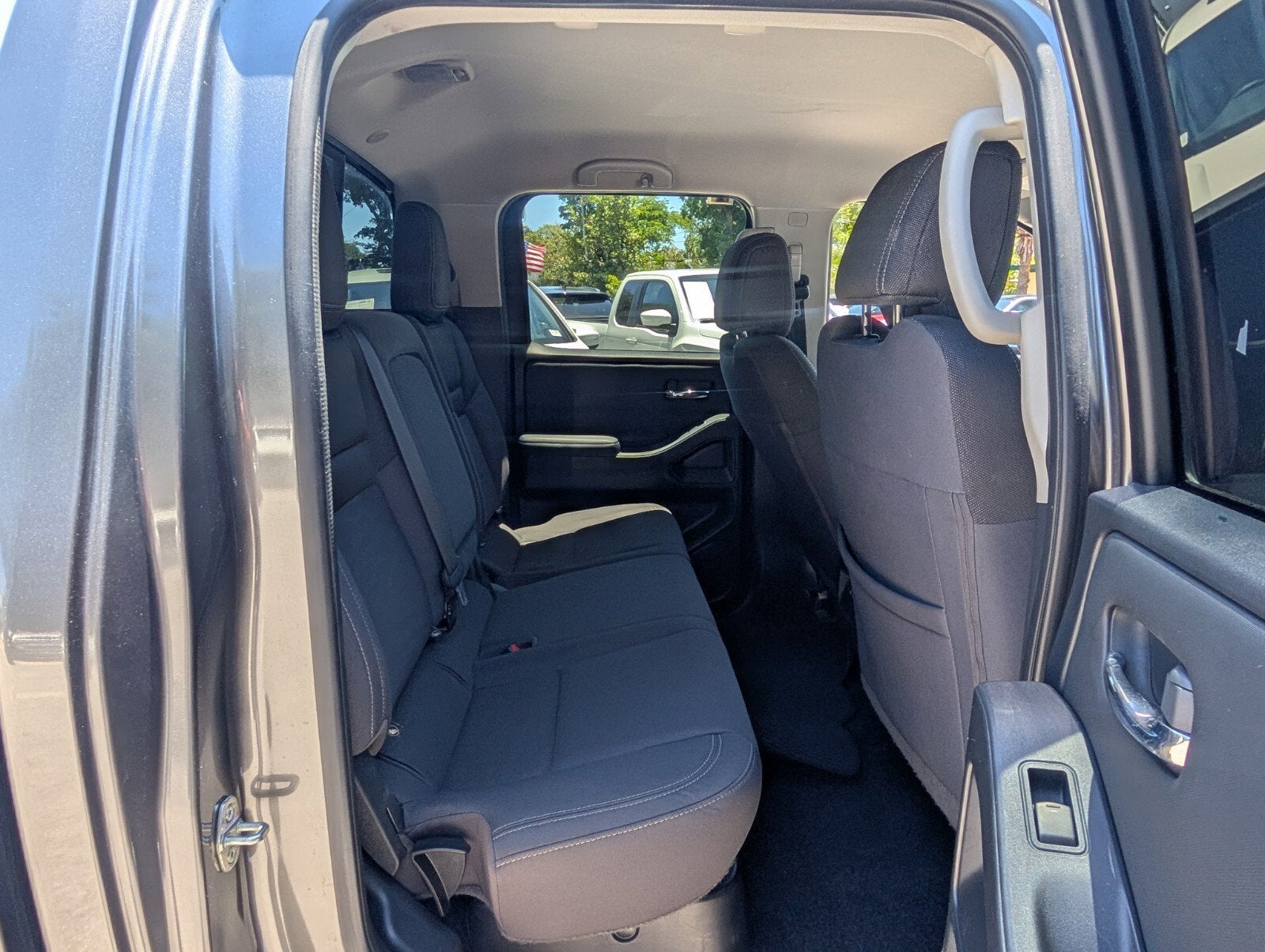 2023 Nissan Frontier Crew Cab SV