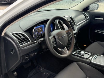 2022 Chrysler 300 Touring