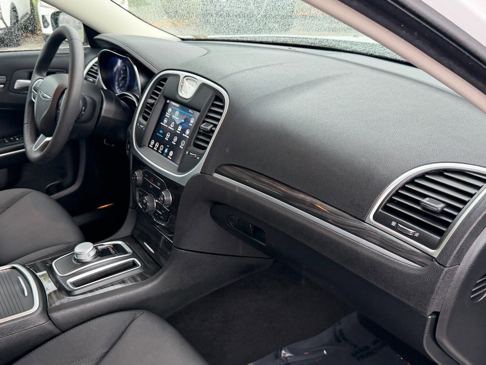 2022 Chrysler 300 Touring
