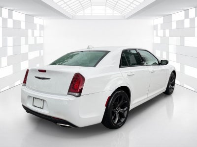 2022 Chrysler 300 Touring
