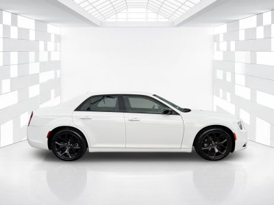 2022 Chrysler 300 Touring