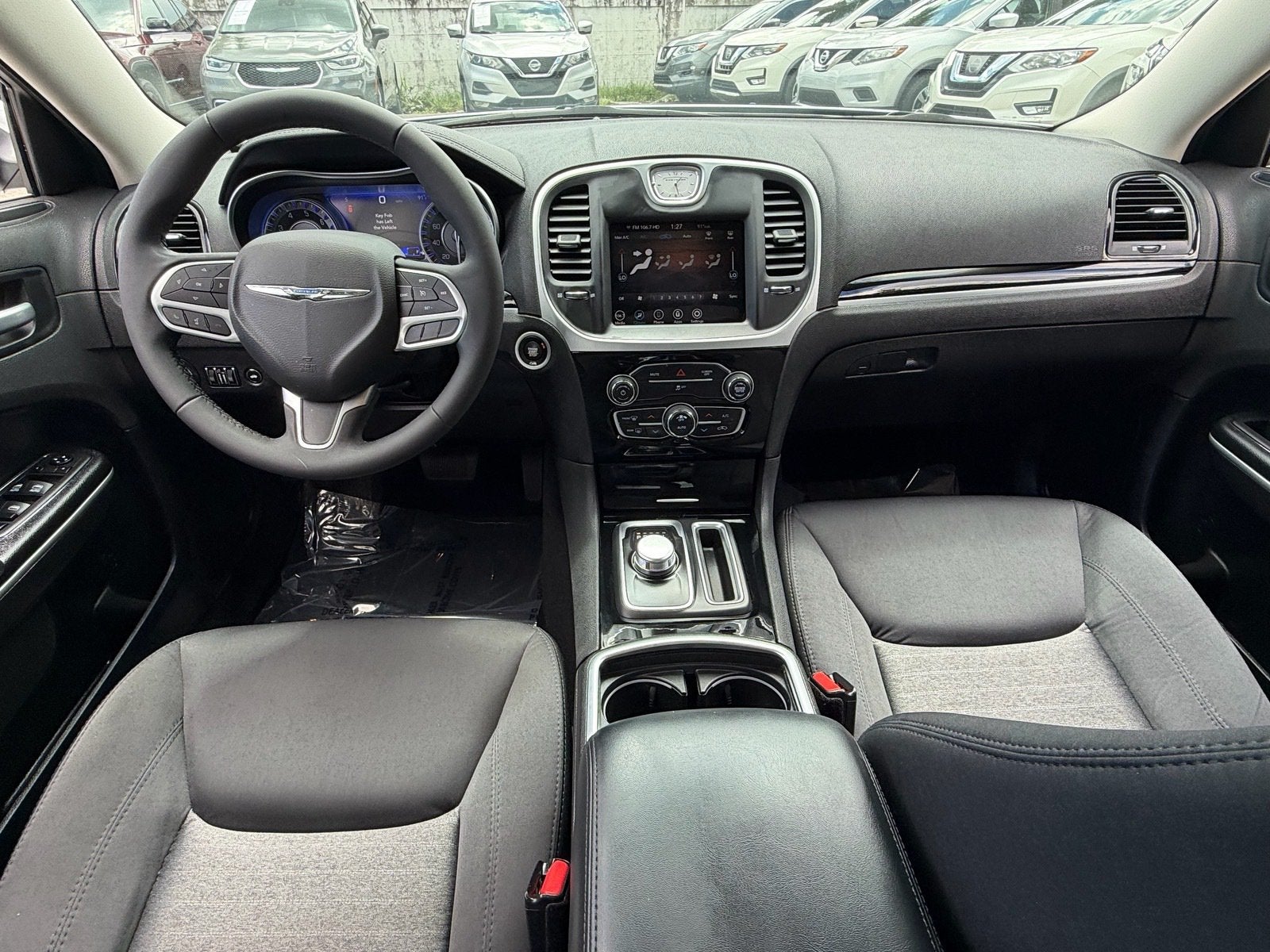 2023 Chrysler 300 Touring