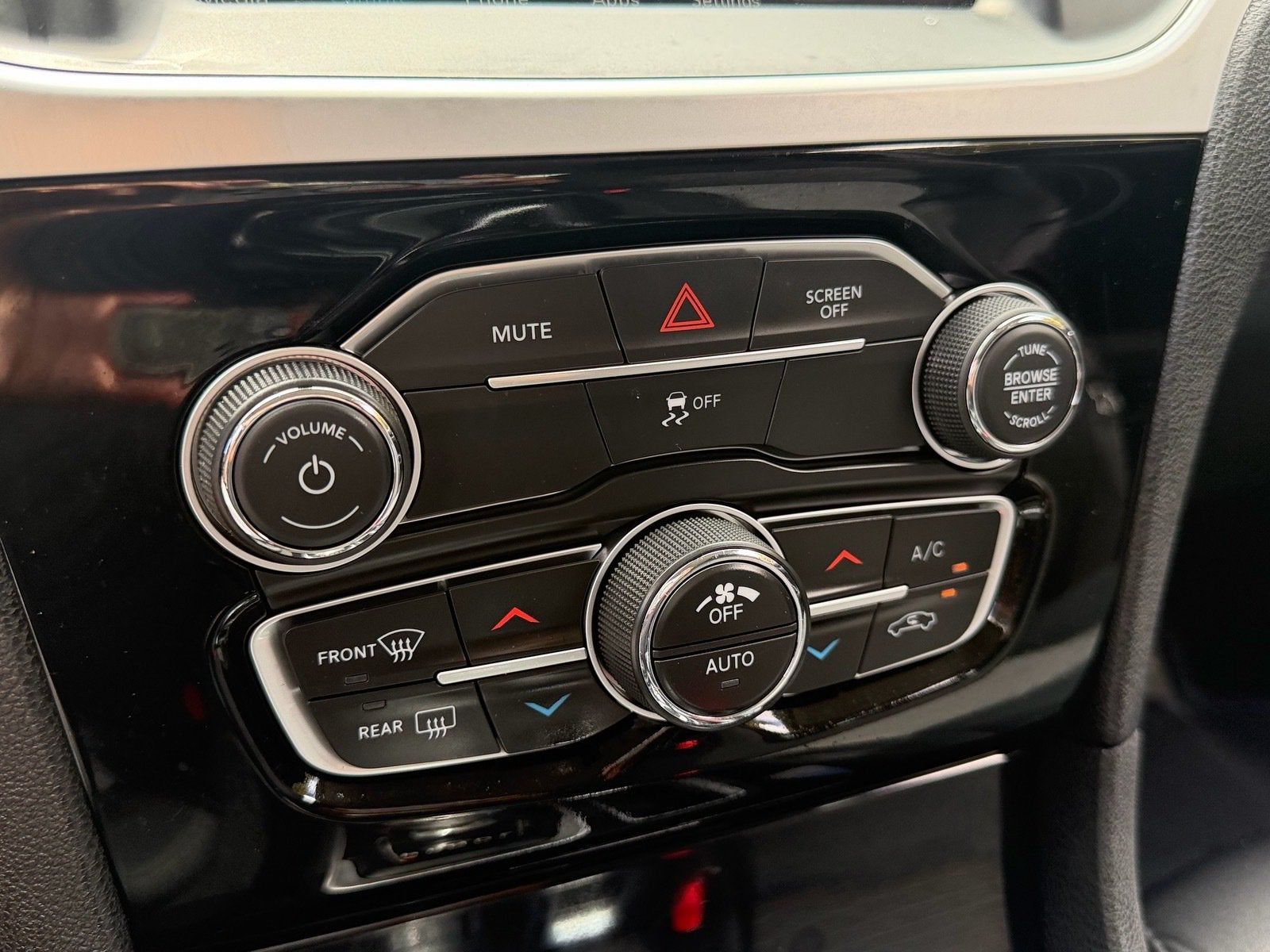 2023 Chrysler 300 Touring