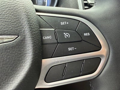 2023 Chrysler 300 Touring