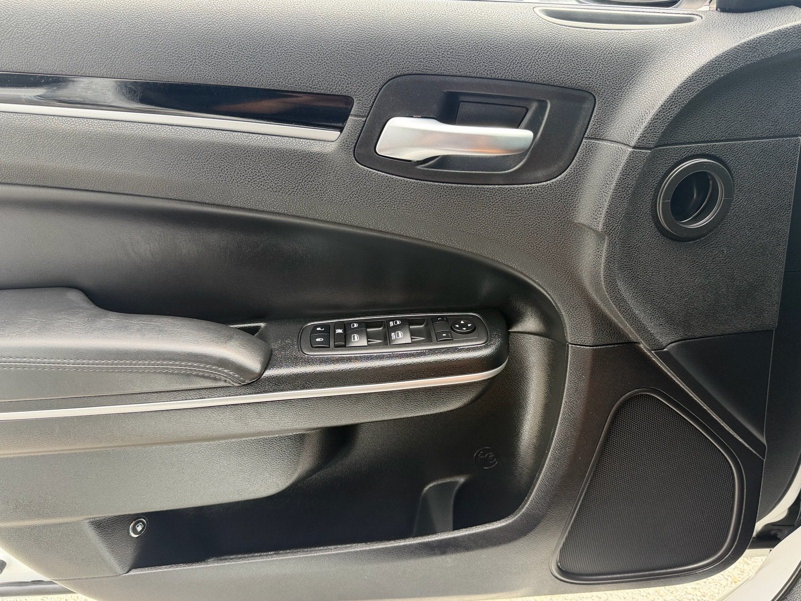 2023 Chrysler 300 Touring