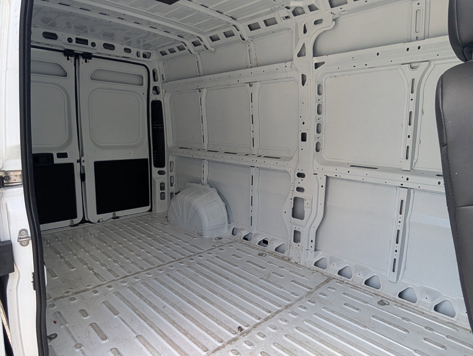 2026 RAM ProMaster Cargo Van Tradesman