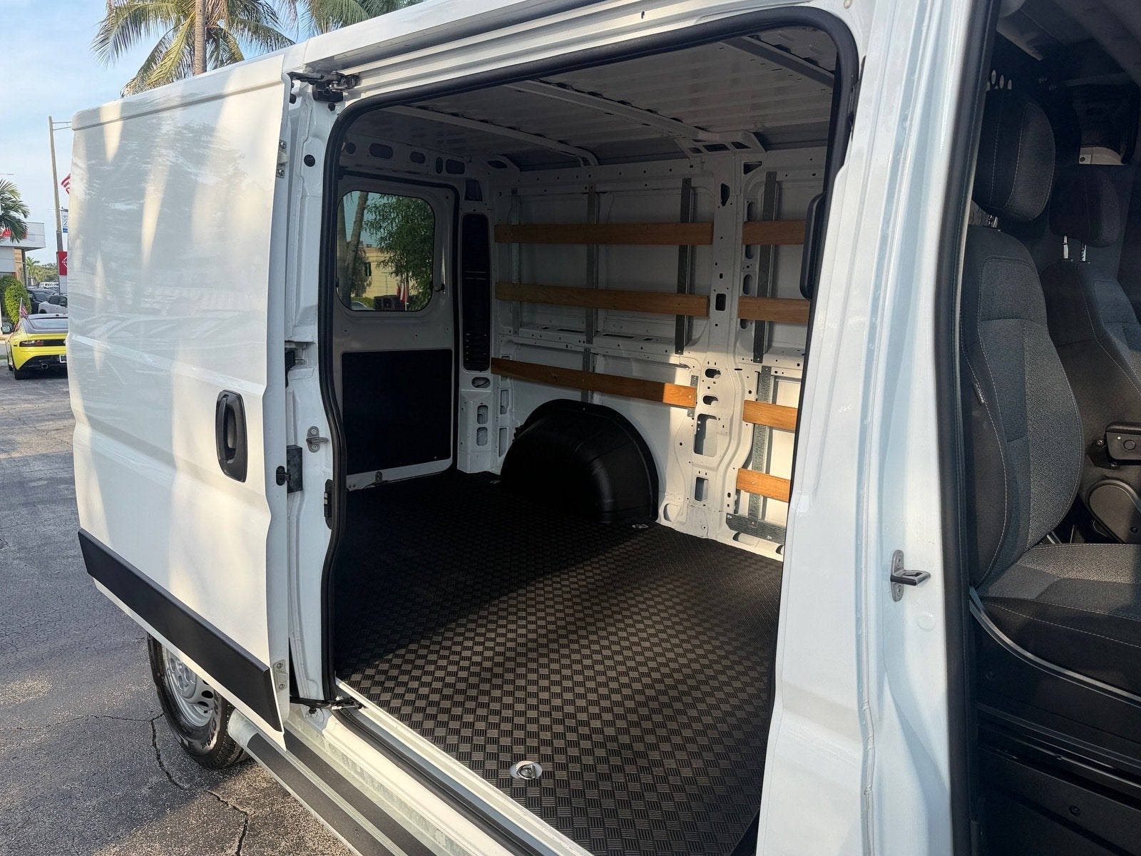 2025 RAM ProMaster Cargo Van Tradesman