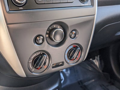 2015 Nissan Versa SV