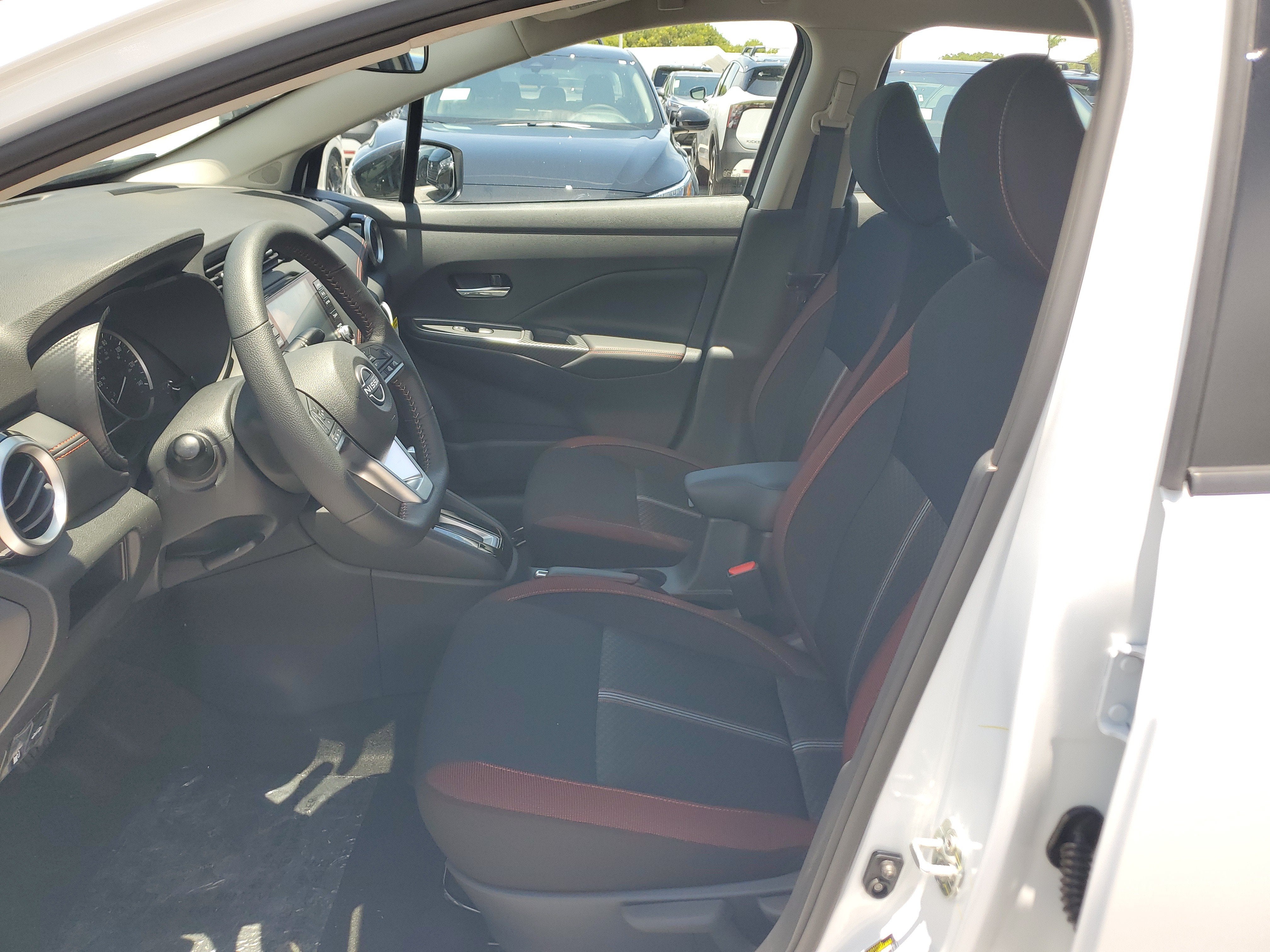 2025 Nissan Versa SR