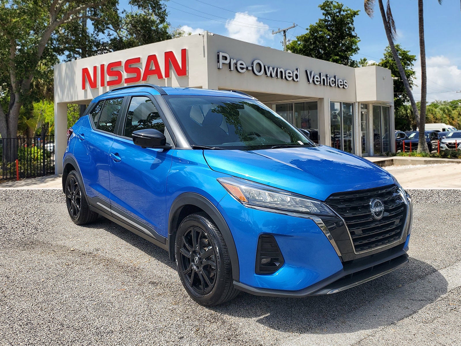 2023 Nissan Kicks SR