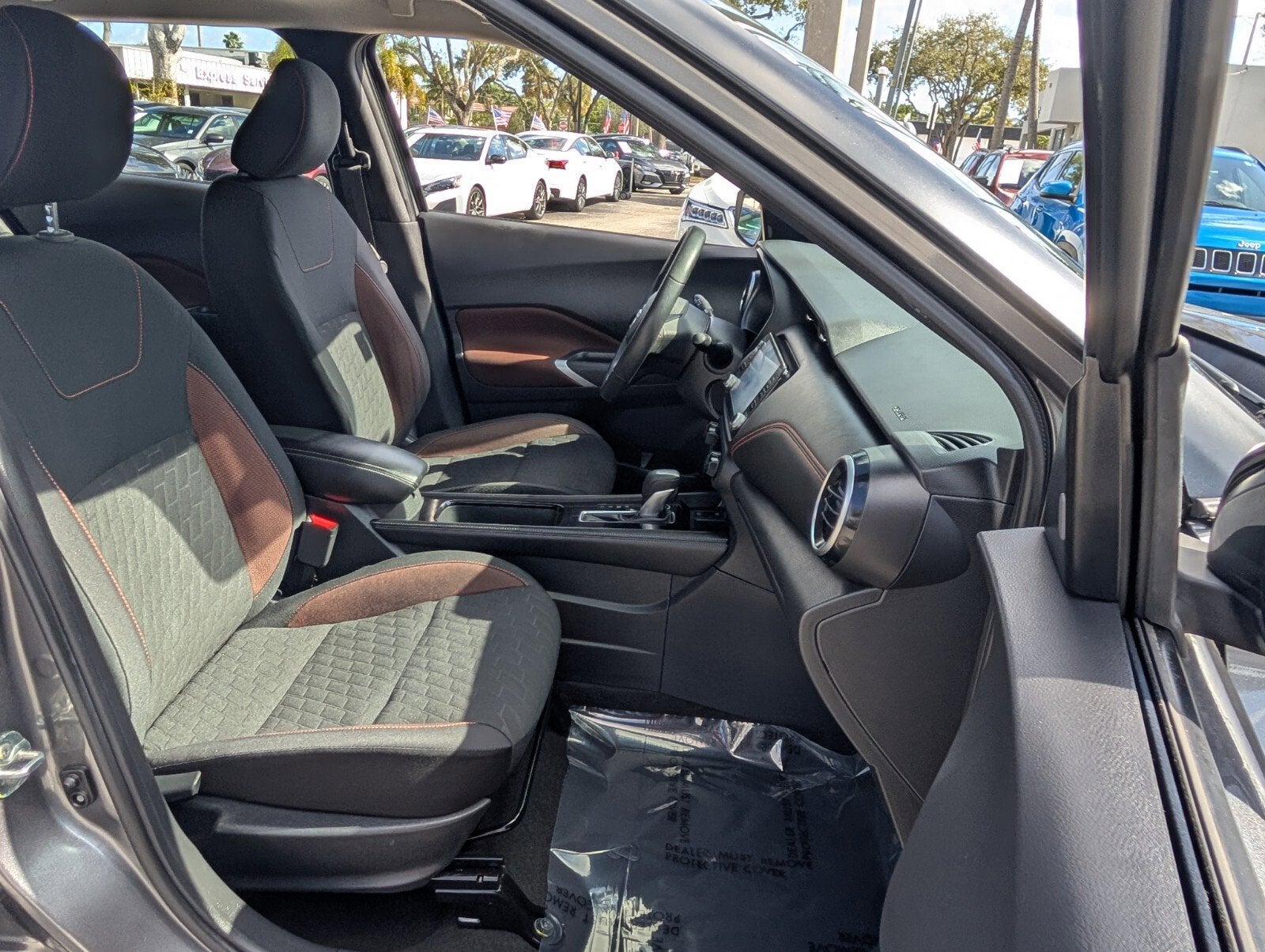 2023 Nissan Kicks SR