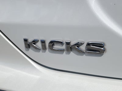 2023 Nissan Kicks SR