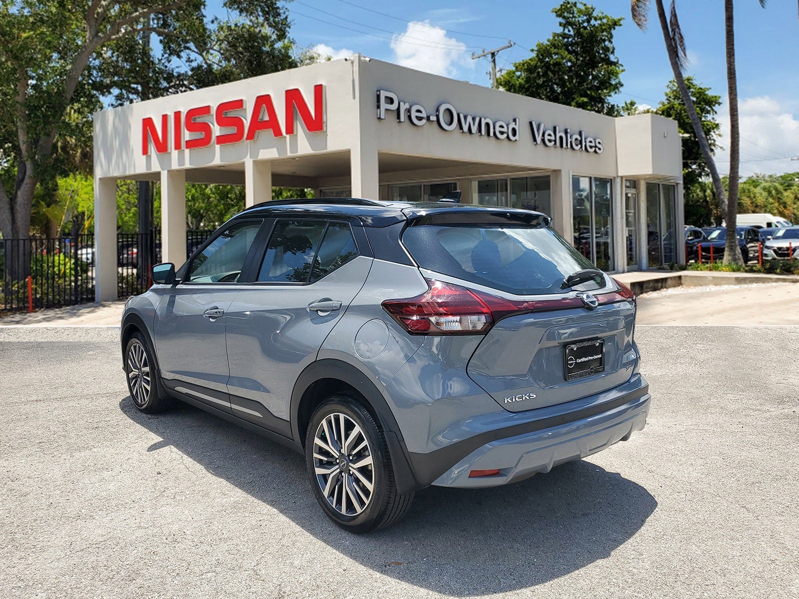 2023 Nissan Kicks SR