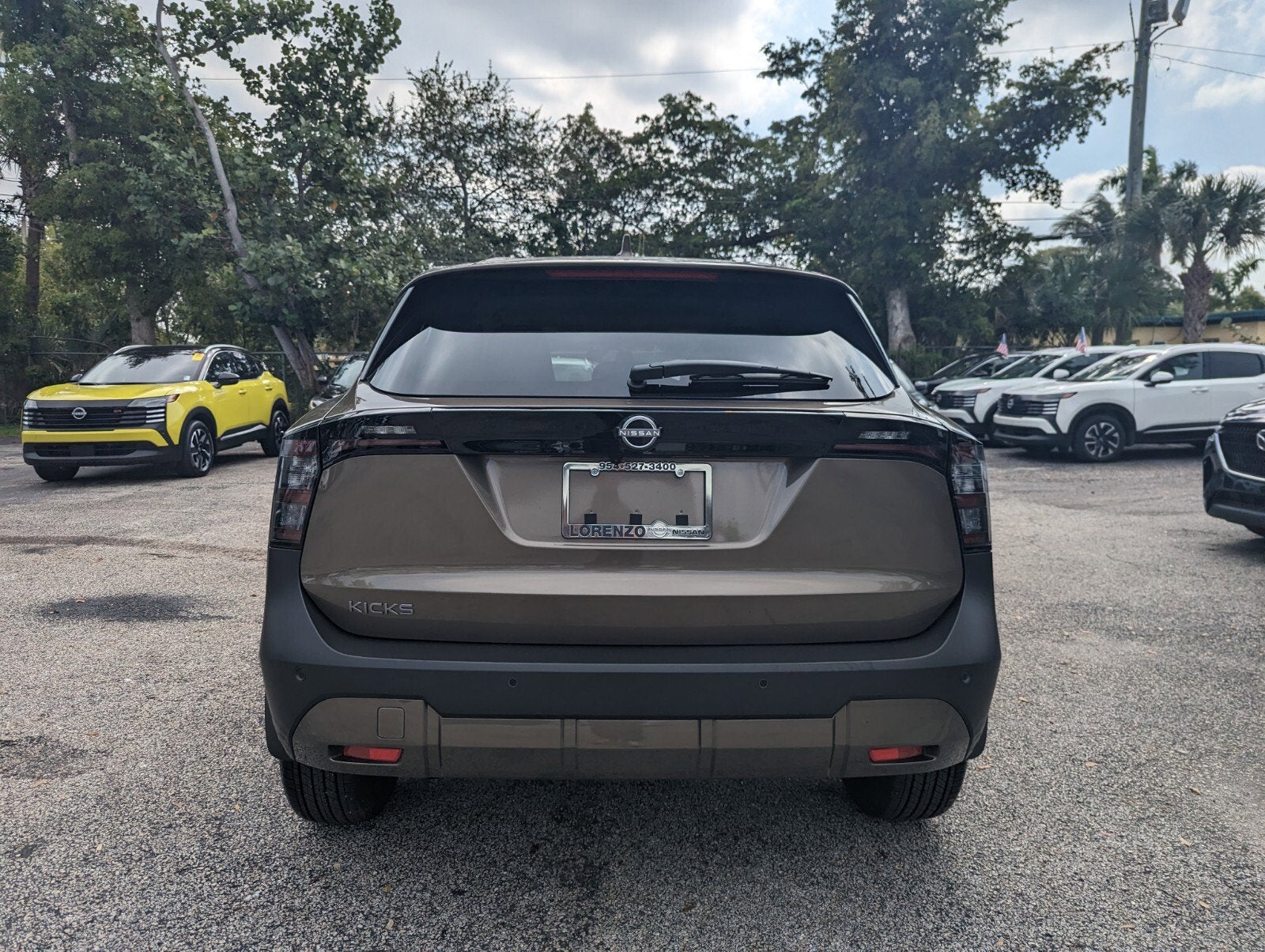 2025 Nissan Kicks SV