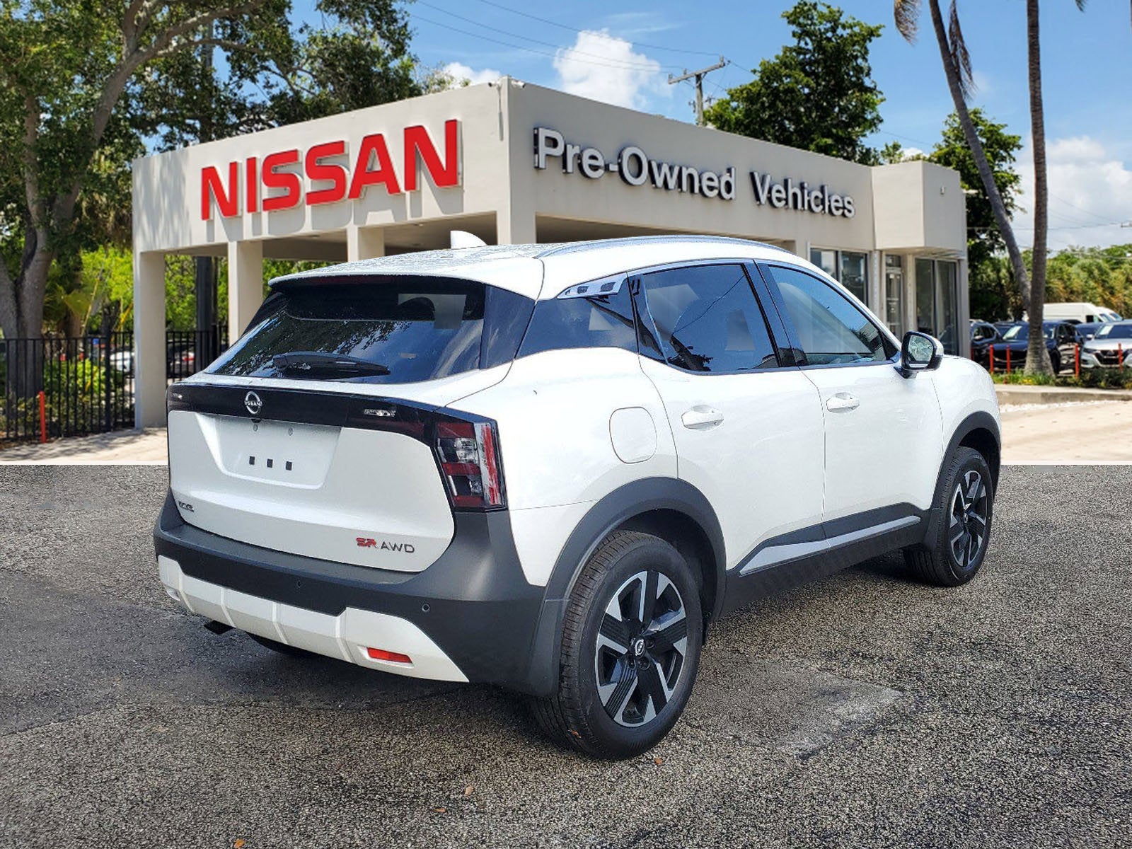 2025 Nissan Kicks SR