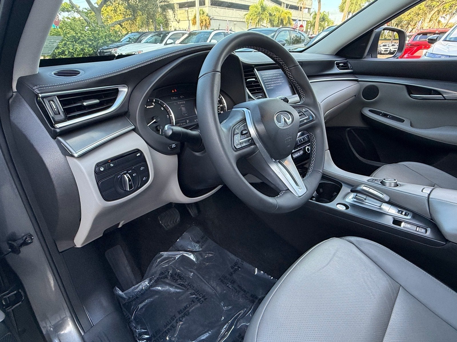 2023 INFINITI QX50 LUXE