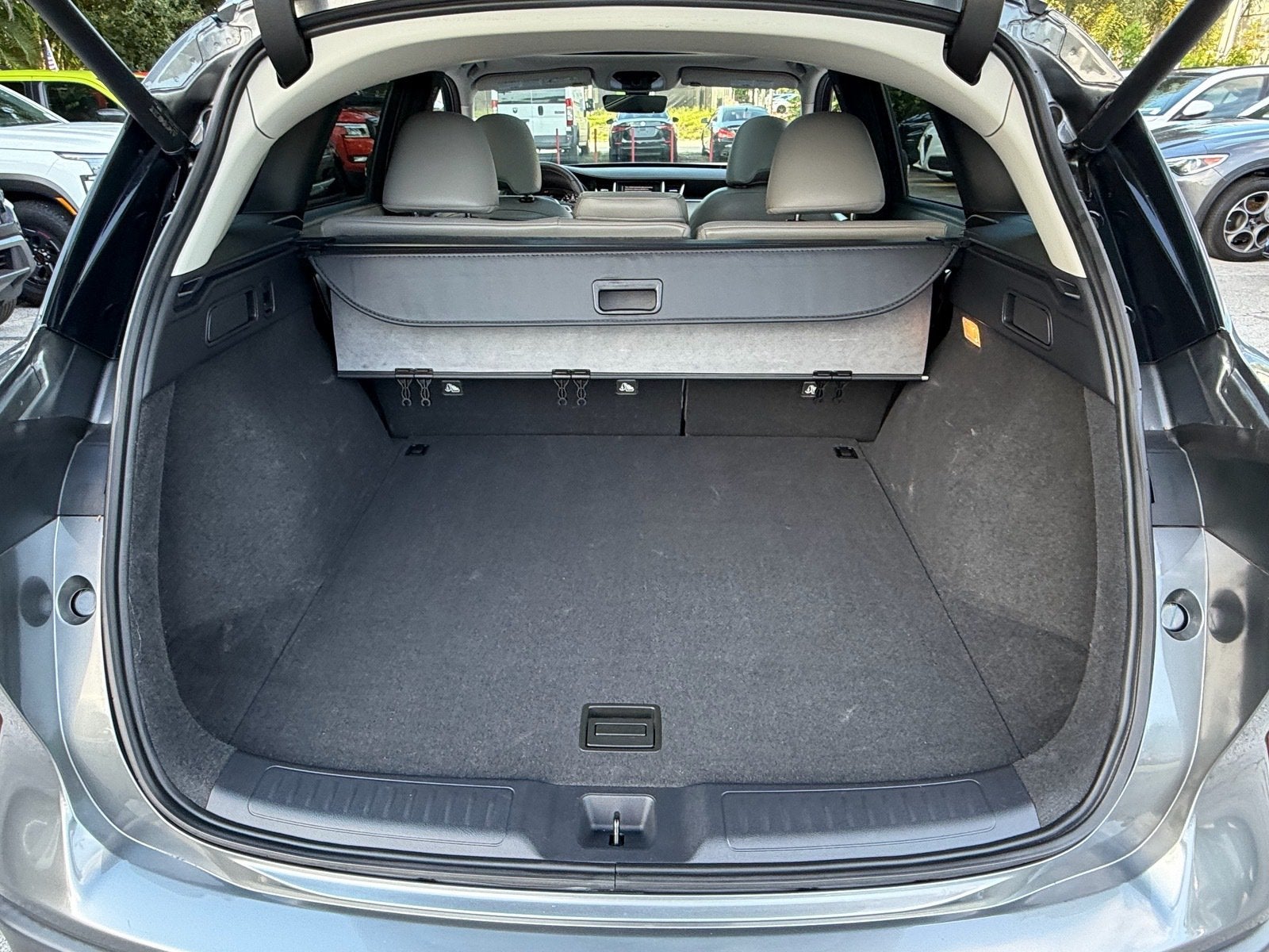 2023 INFINITI QX50 LUXE