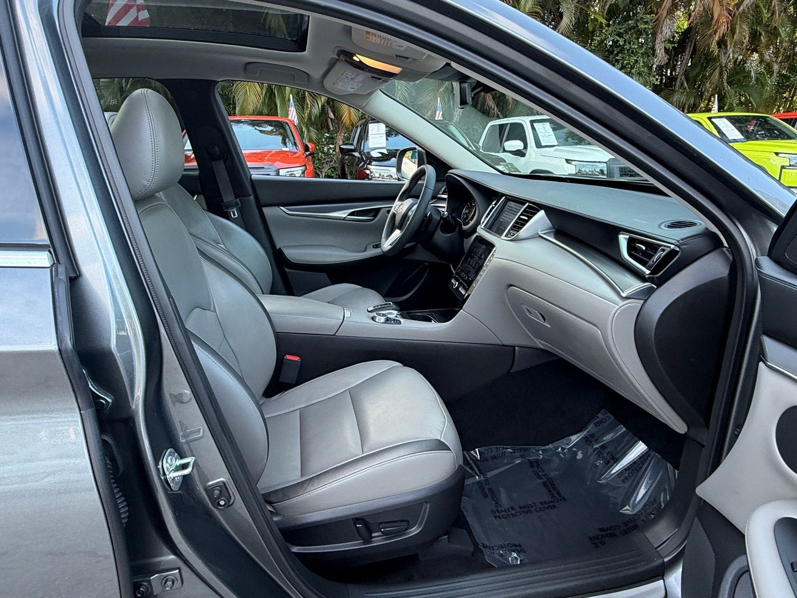 2023 INFINITI QX50 LUXE