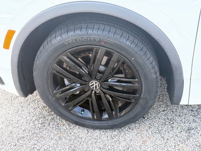 2022 Volkswagen Tiguan SE R-Line Black