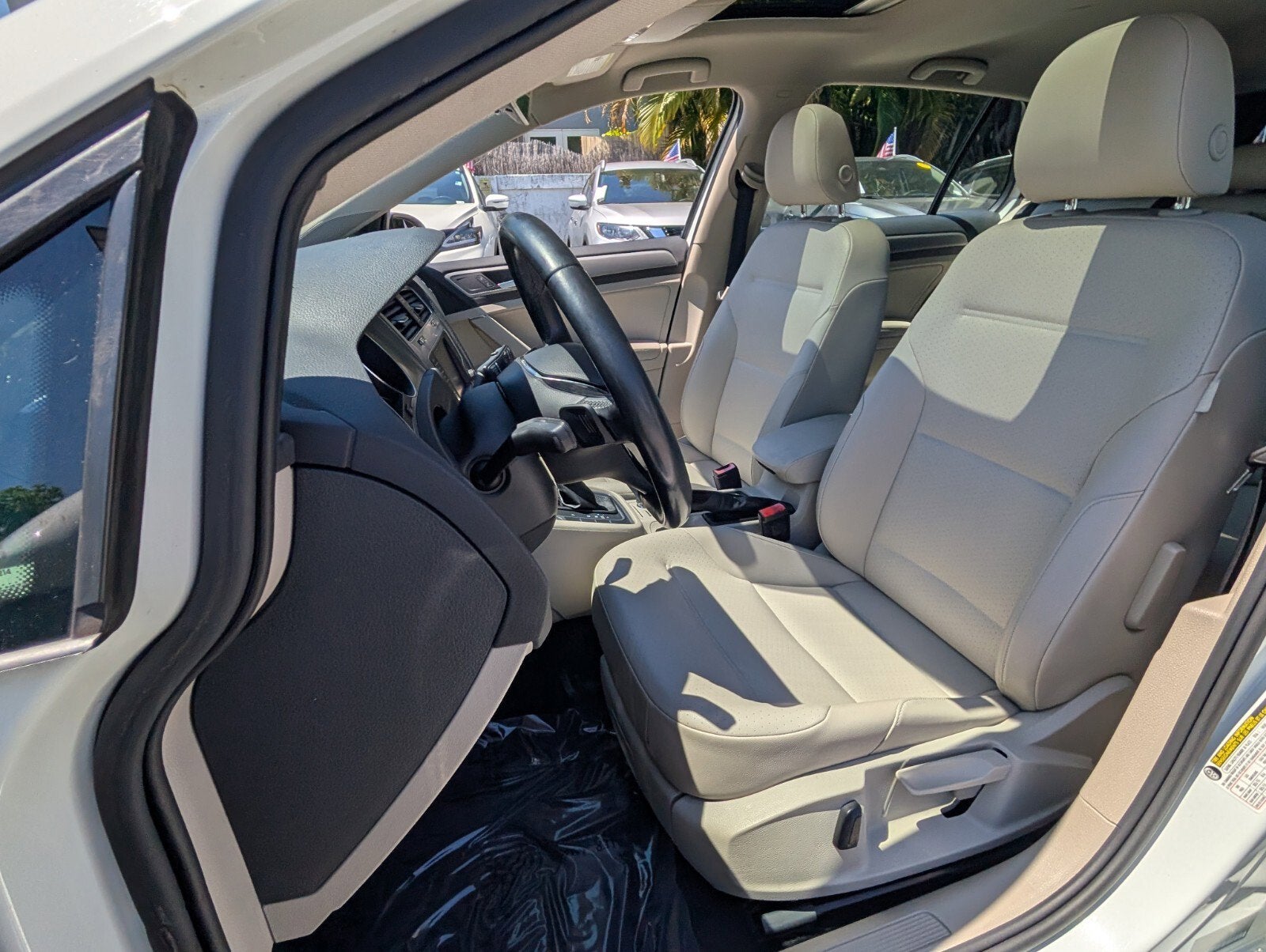 2017 Volkswagen Golf Wolfsburg Edition