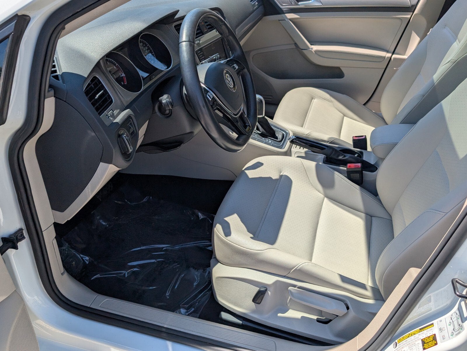 2017 Volkswagen Golf Wolfsburg Edition