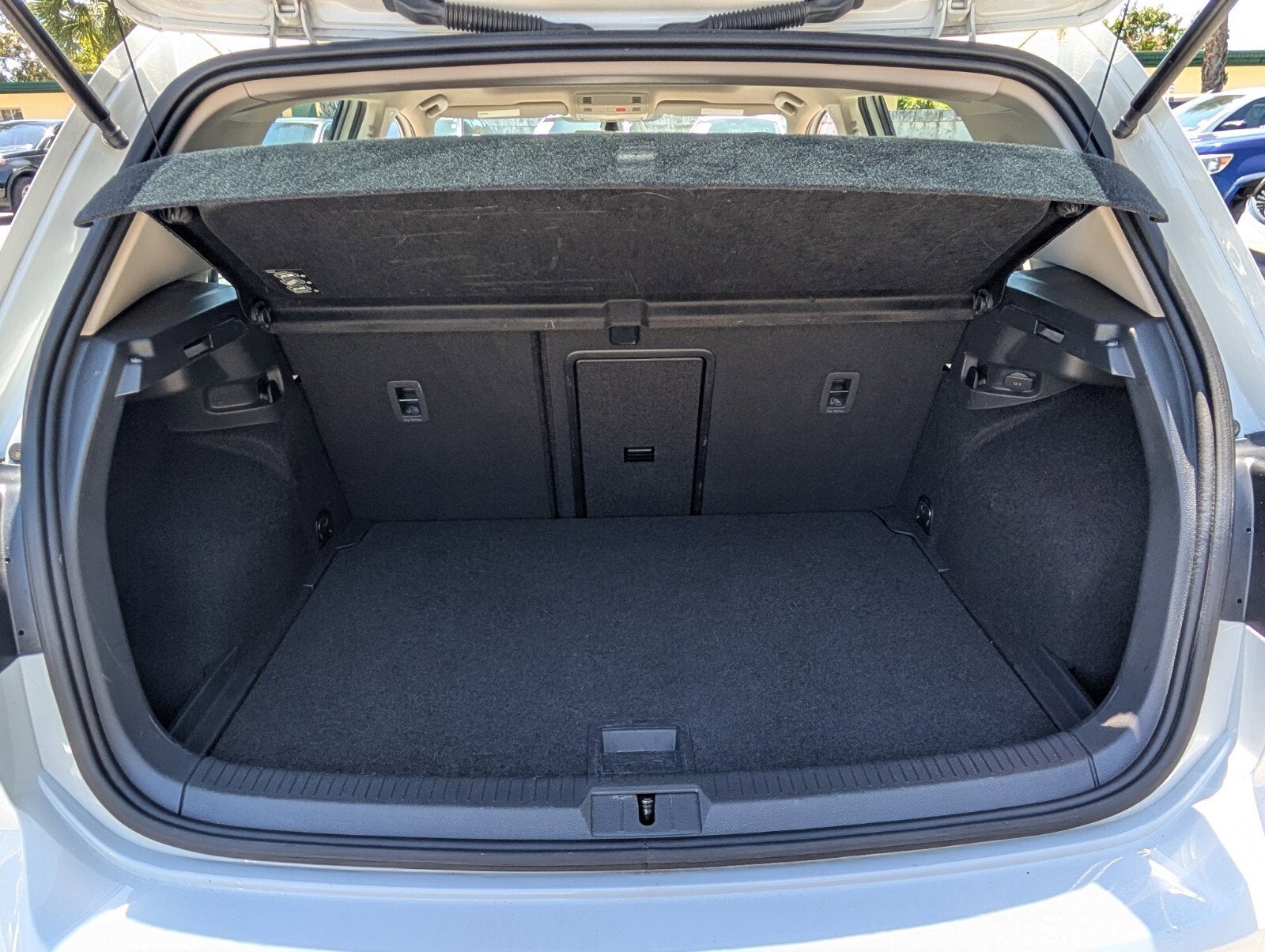 2017 Volkswagen Golf Wolfsburg Edition