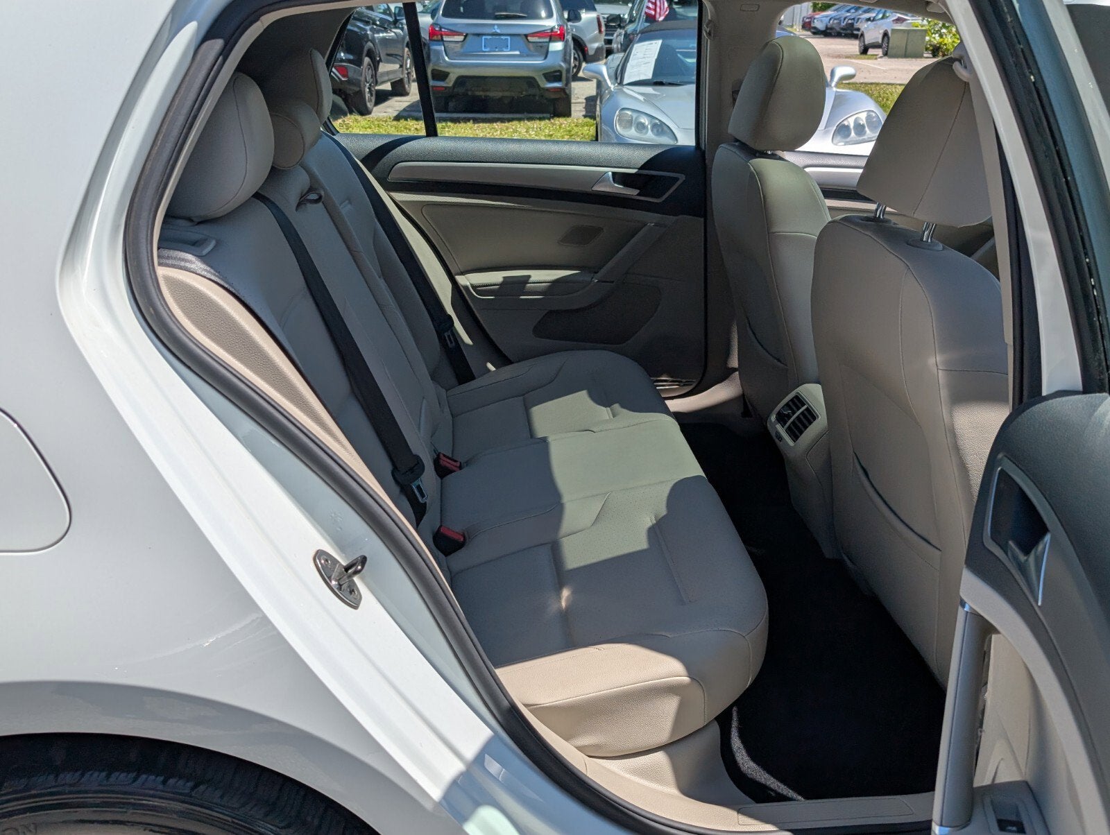 2017 Volkswagen Golf Wolfsburg Edition