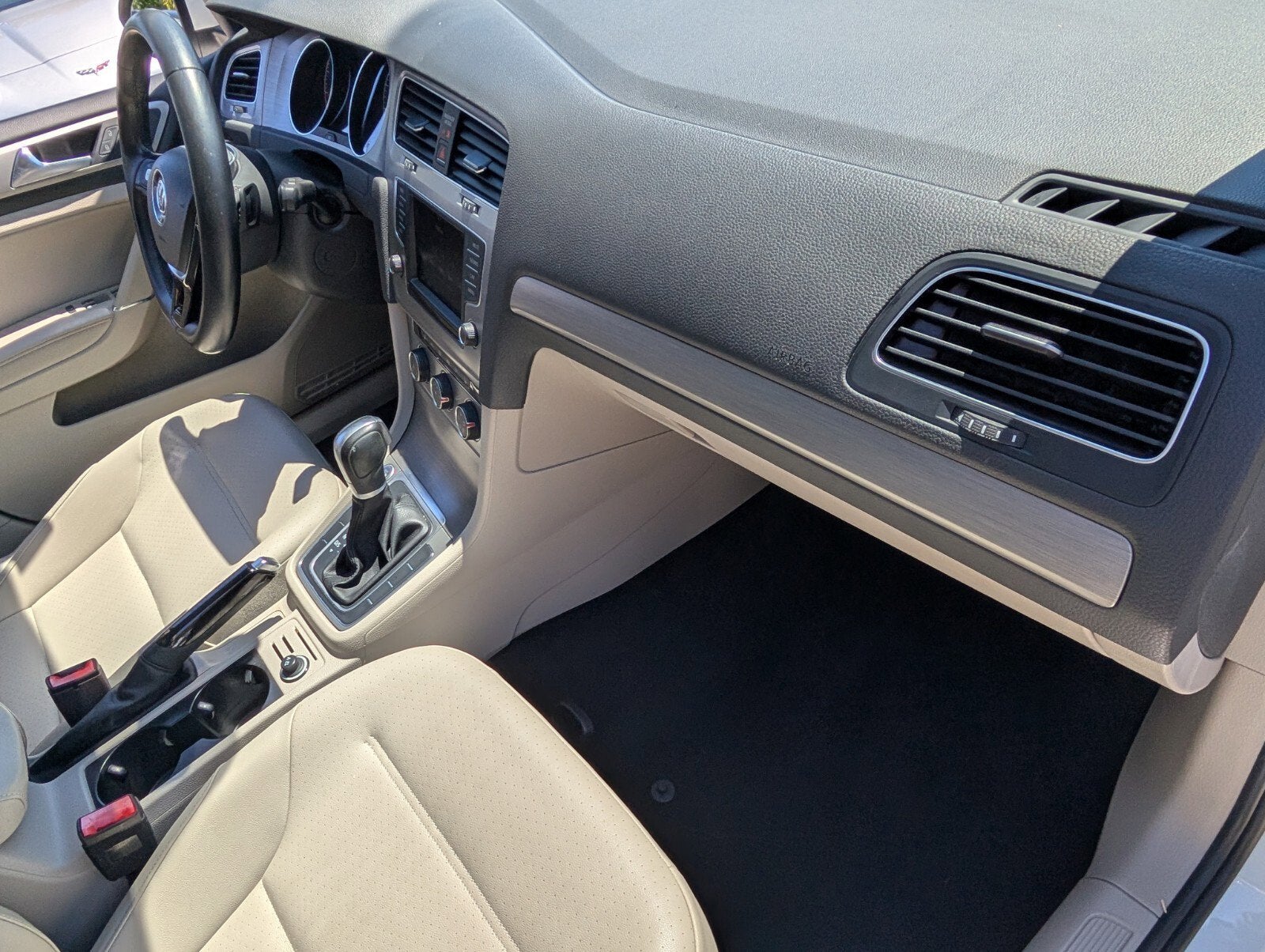 2017 Volkswagen Golf Wolfsburg Edition