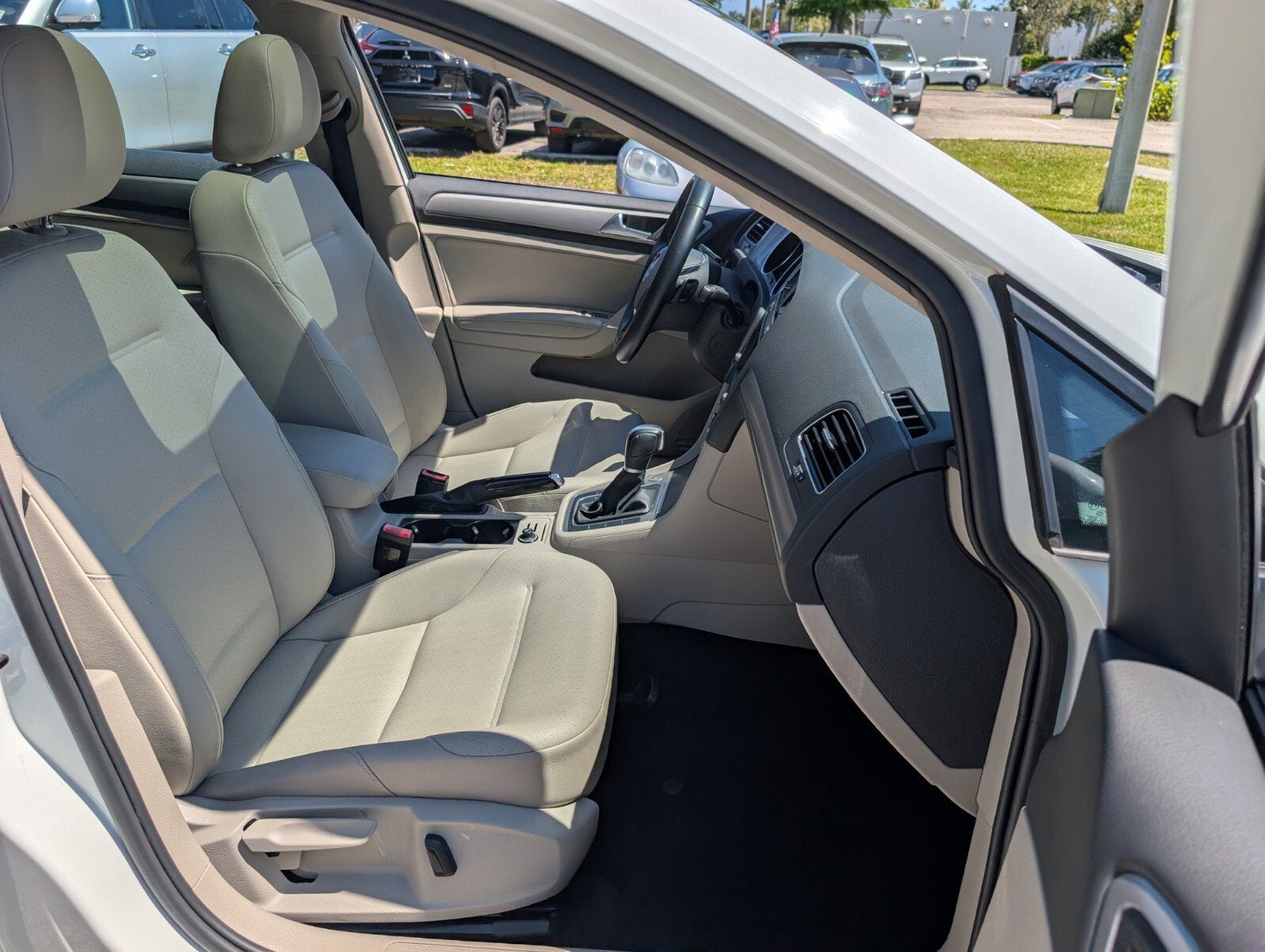 2017 Volkswagen Golf Wolfsburg Edition