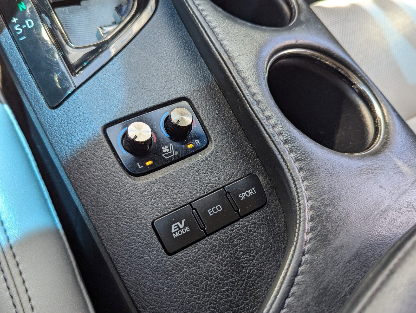 2016 Toyota Avalon Hybrid Limited