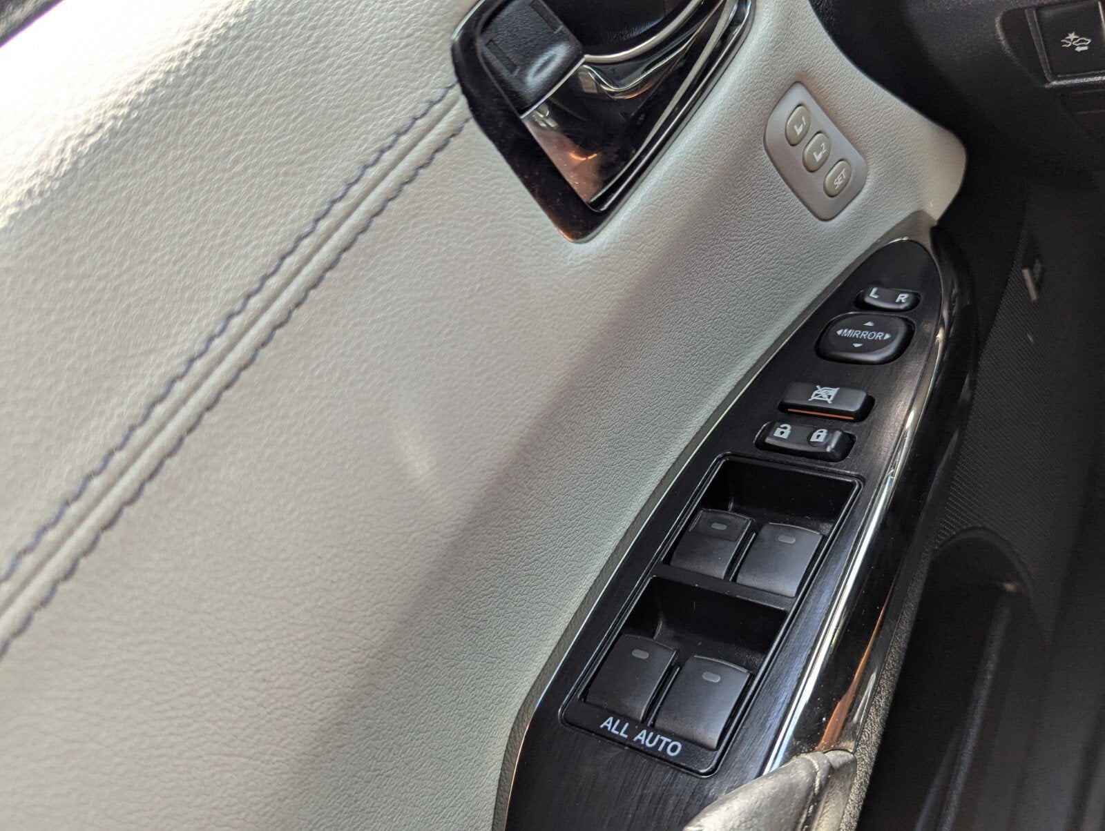 2016 Toyota Avalon Hybrid Limited