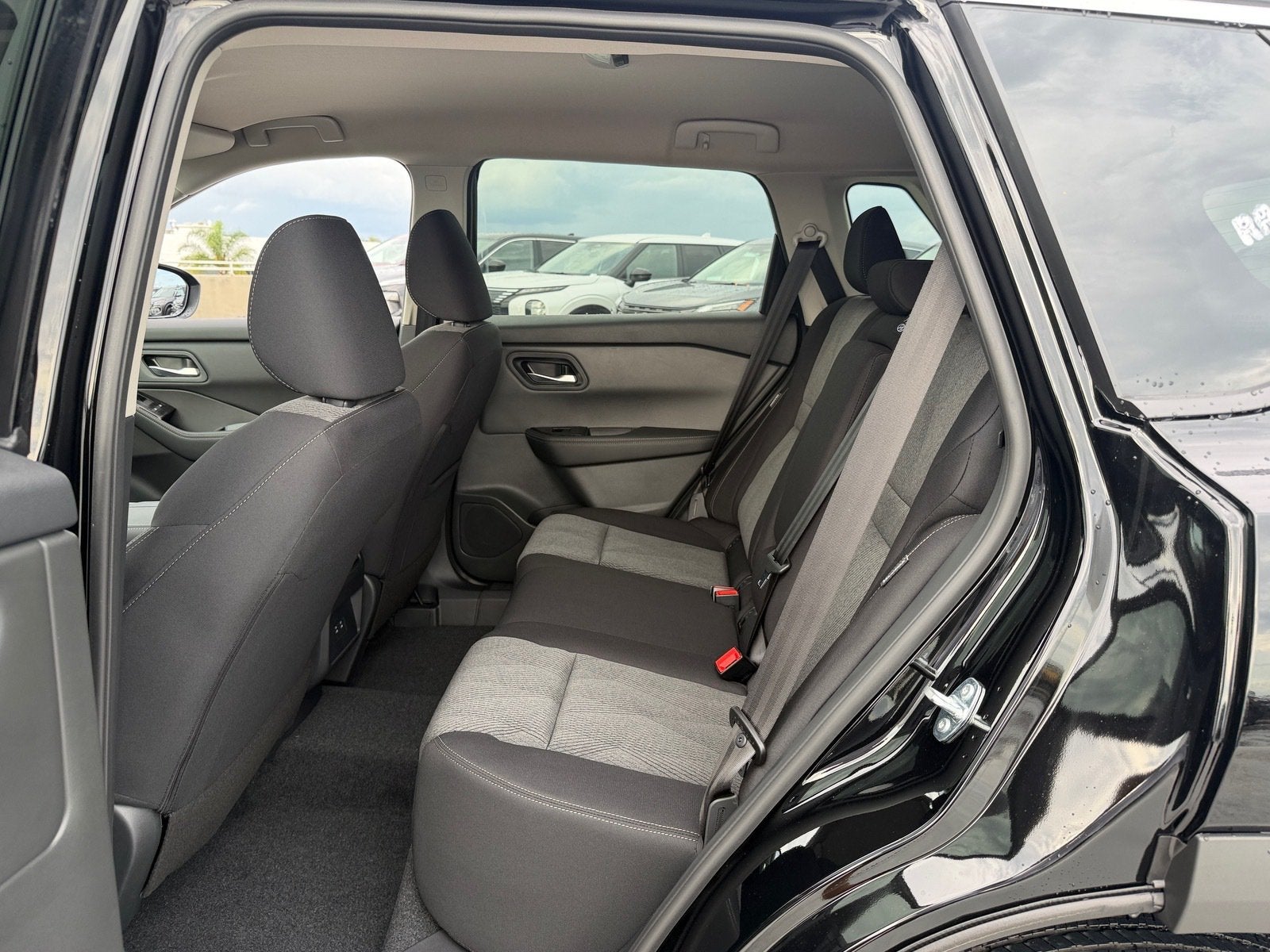 2027 Nissan Rogue SV
