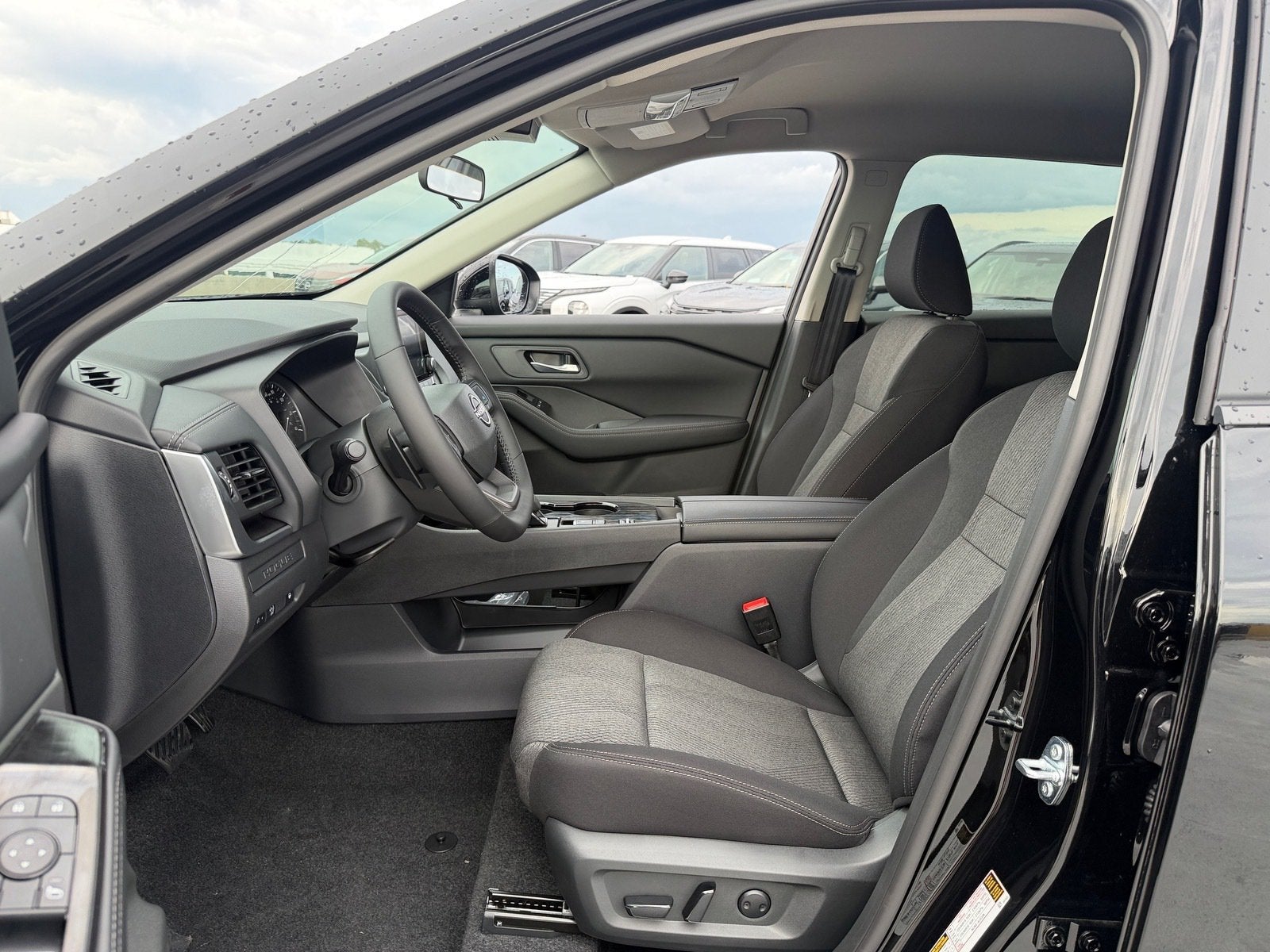 2027 Nissan Rogue SV