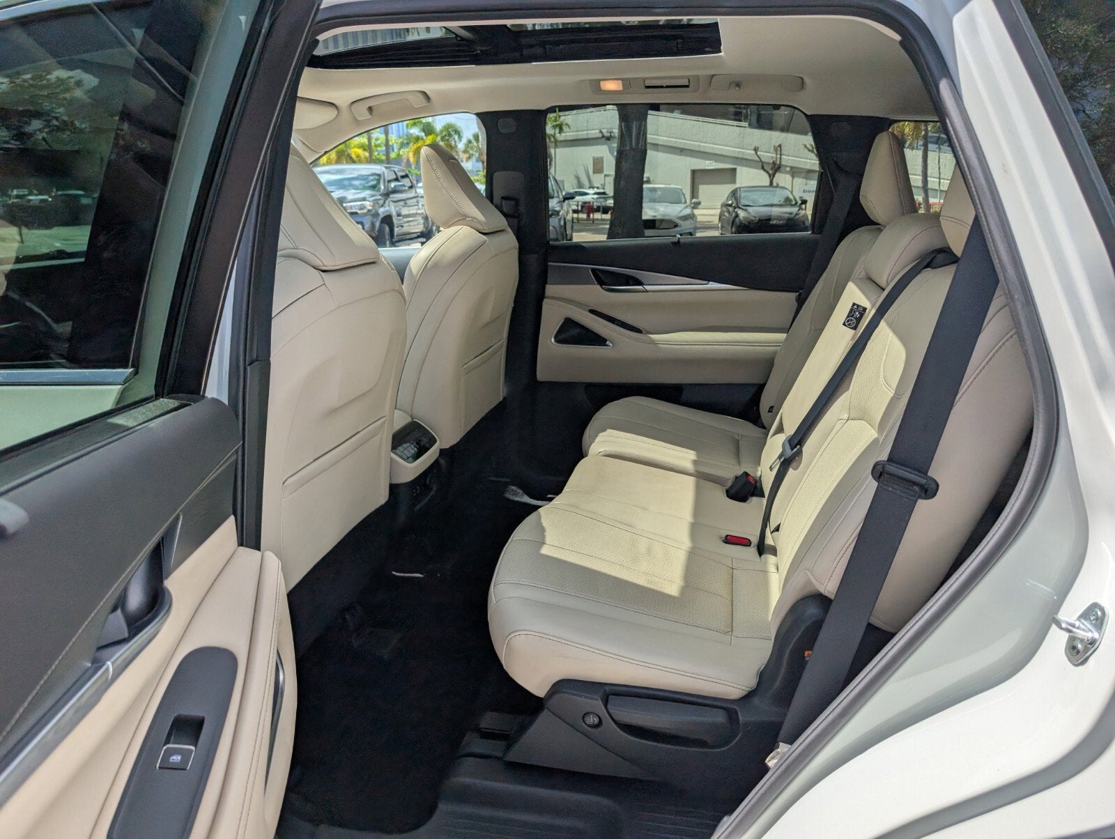 2023 INFINITI QX60 LUXE