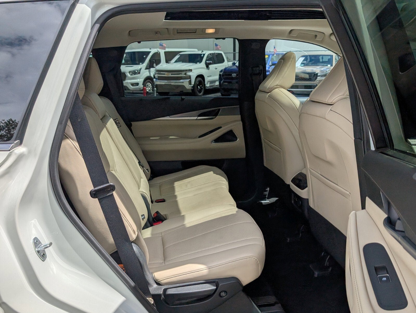 2023 INFINITI QX60 LUXE