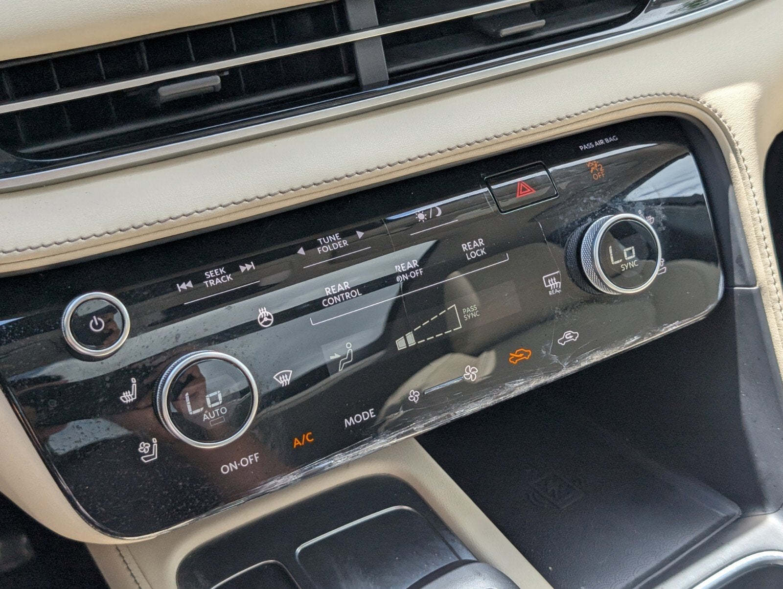 2023 INFINITI QX60 LUXE