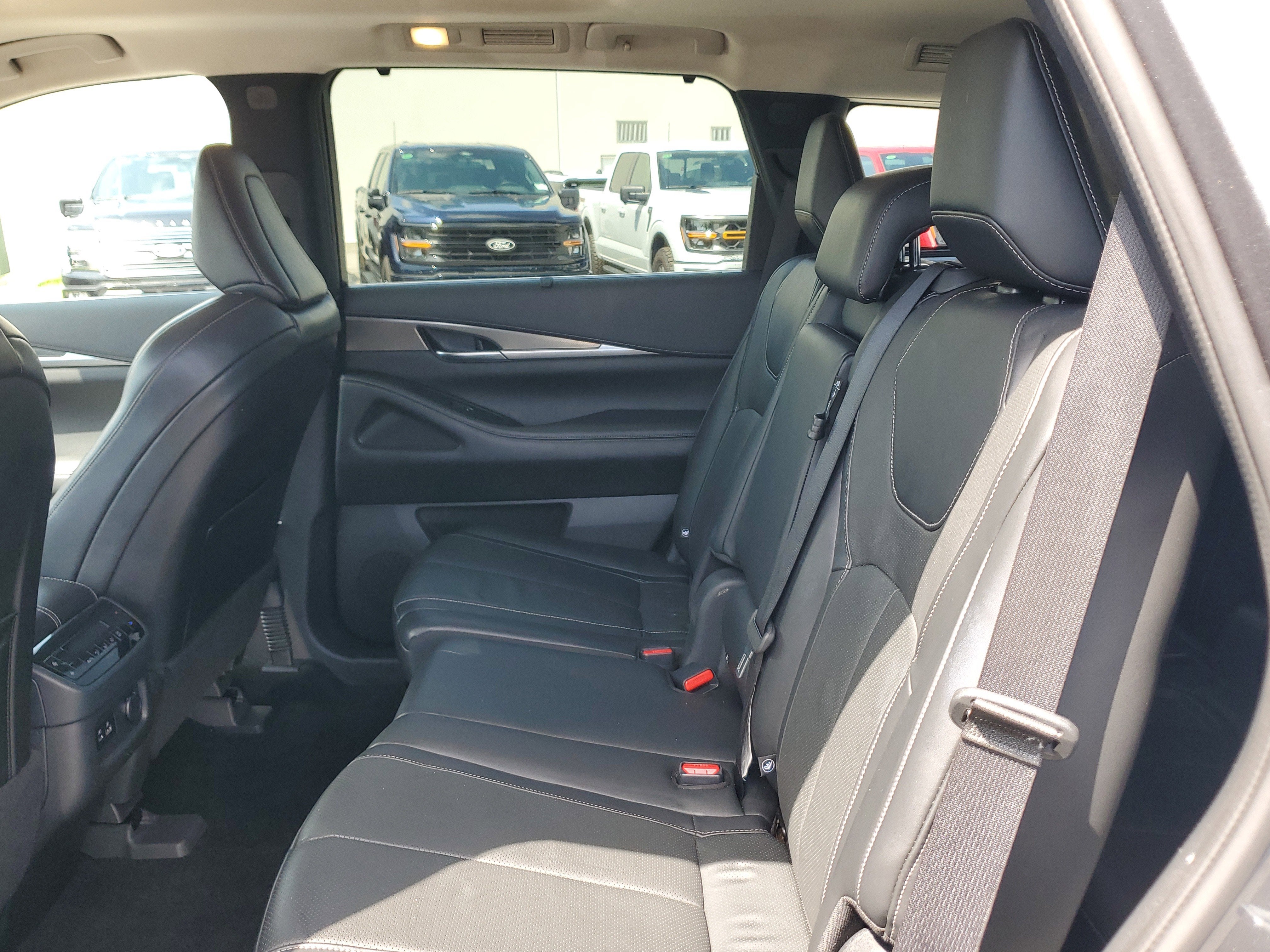 2022 INFINITI QX60 LUXE