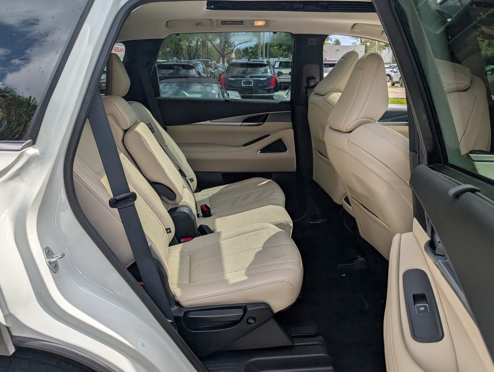 2023 INFINITI QX60 LUXE