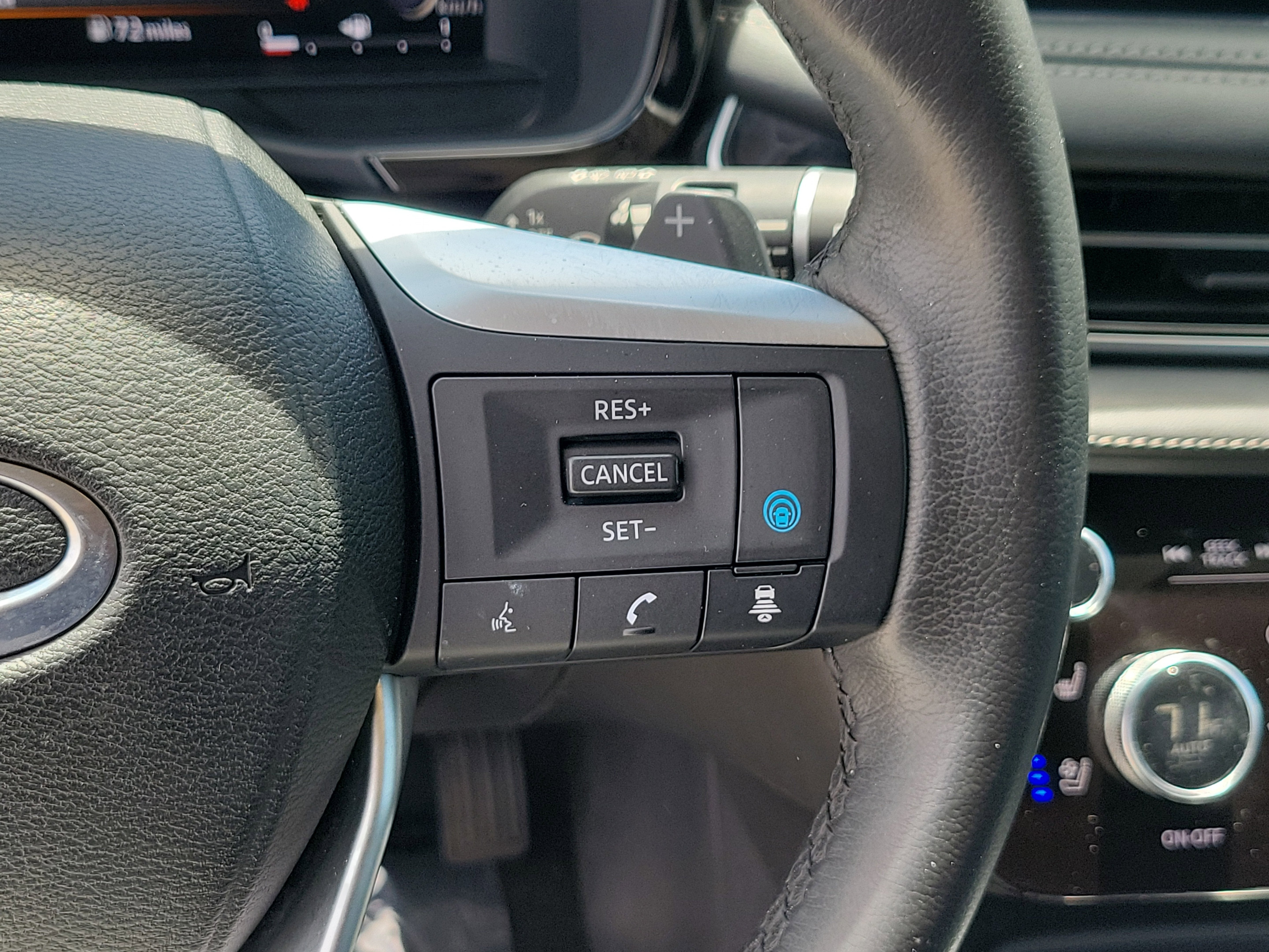 2022 INFINITI QX60 LUXE