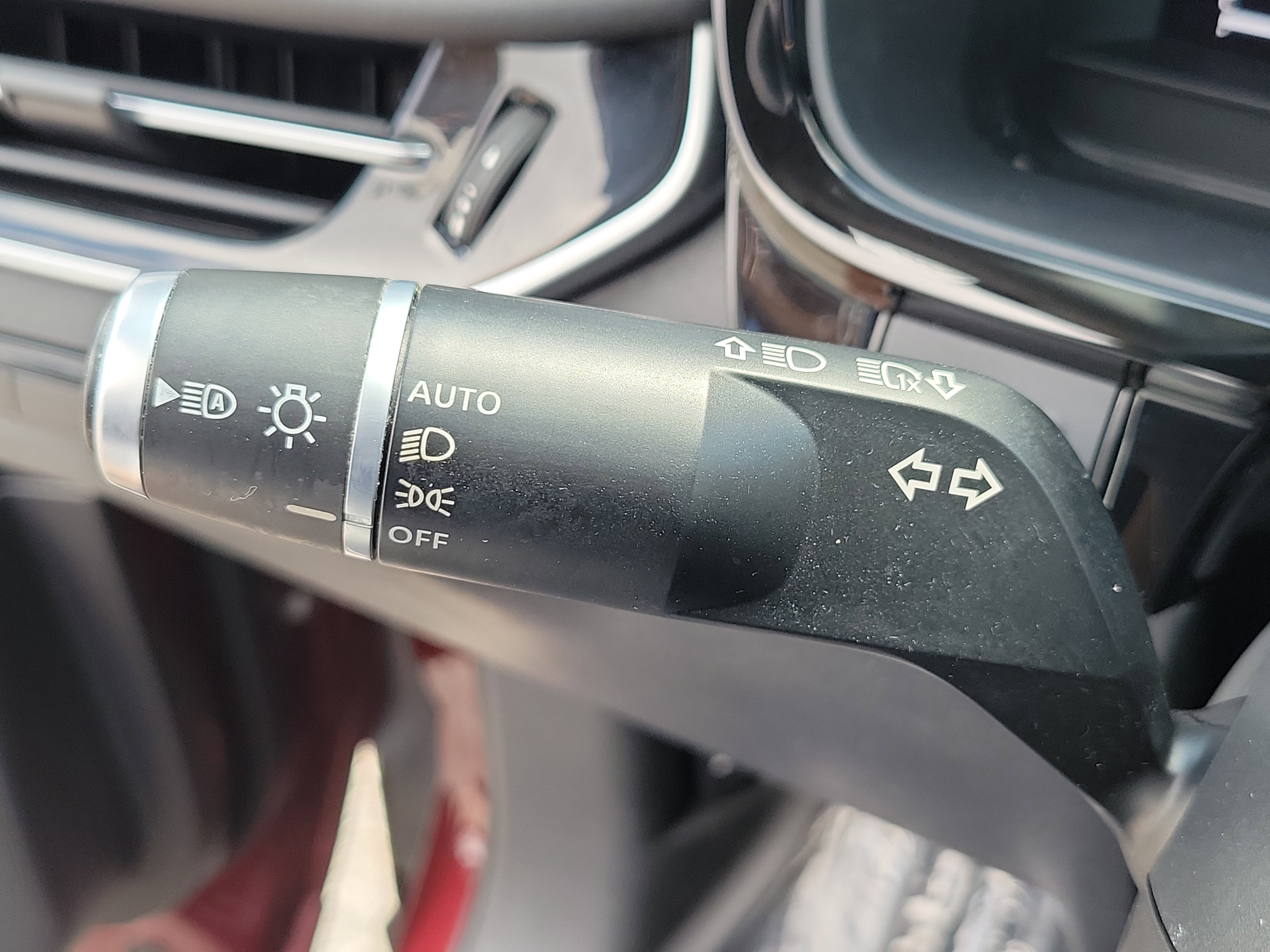 2022 INFINITI QX60 LUXE