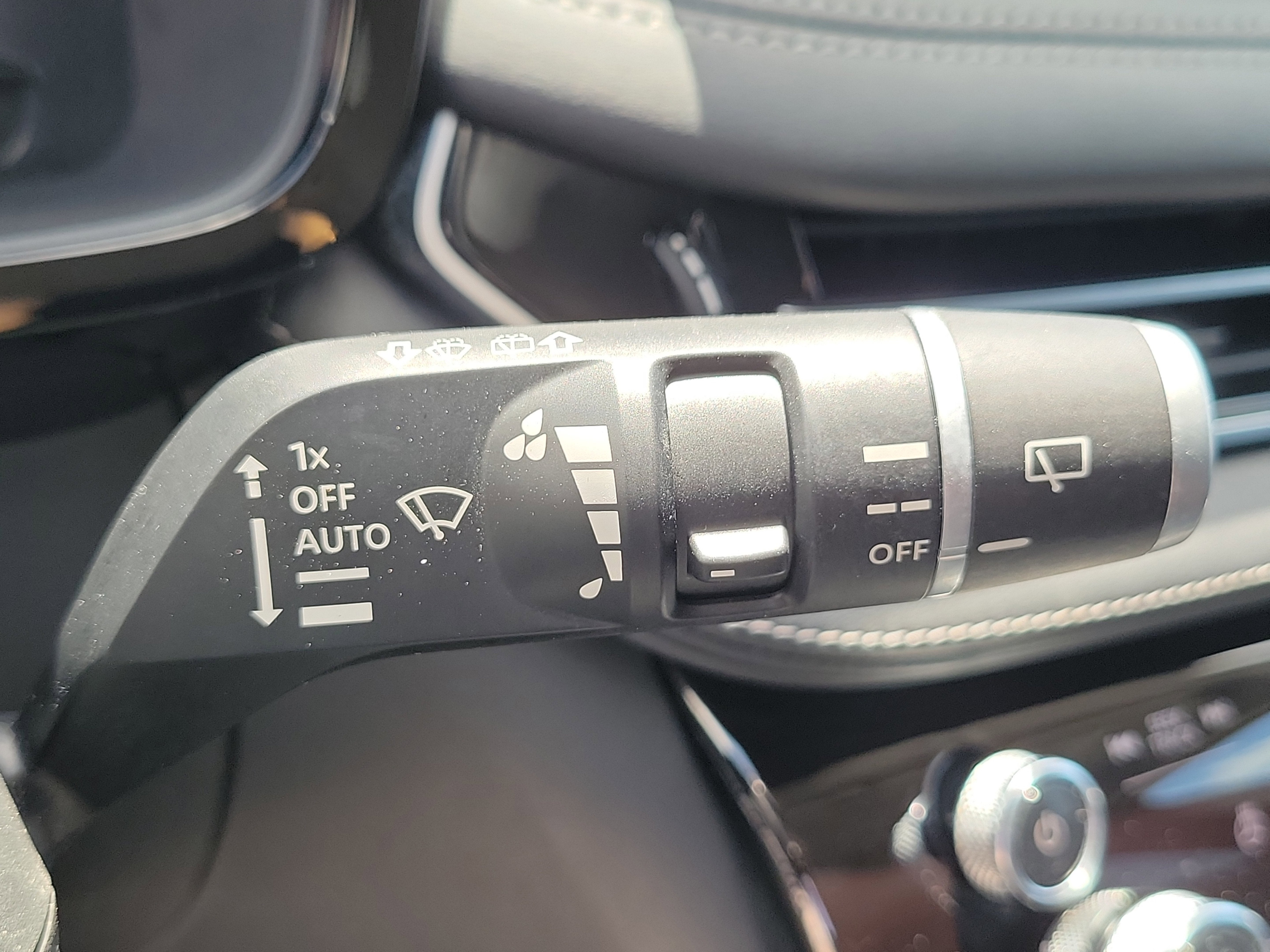 2022 INFINITI QX60 LUXE