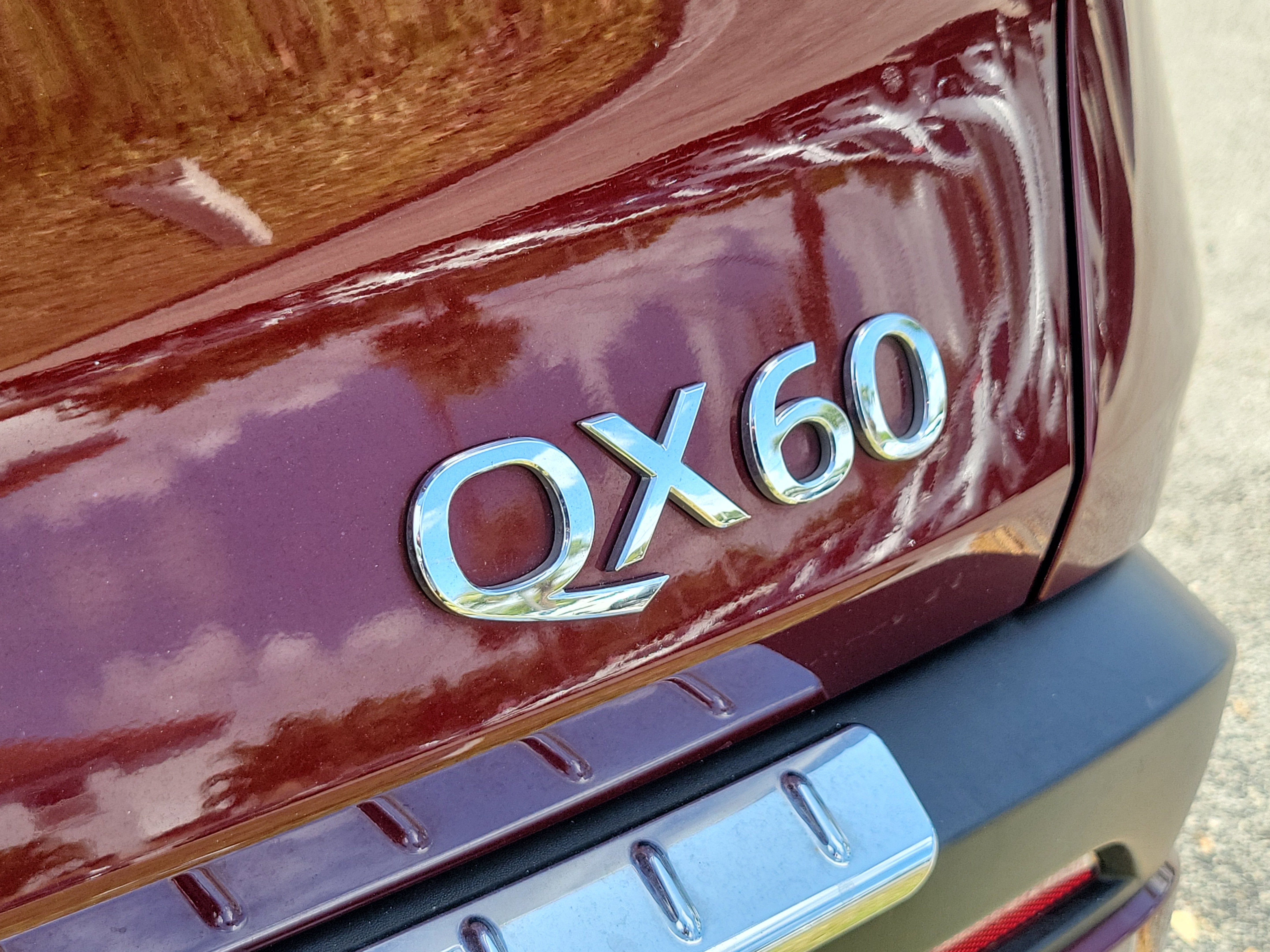 2022 INFINITI QX60 LUXE