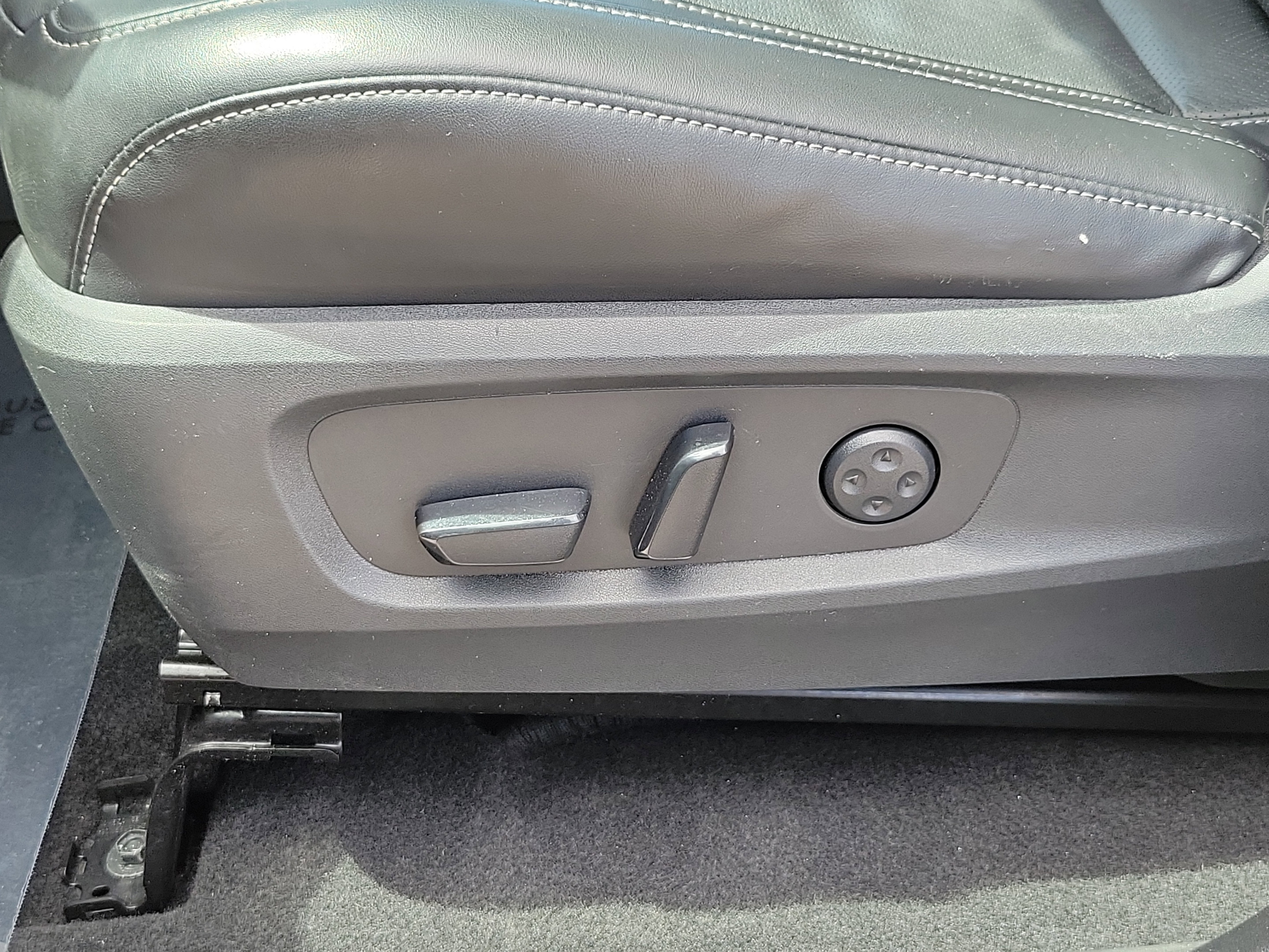 2022 INFINITI QX60 LUXE