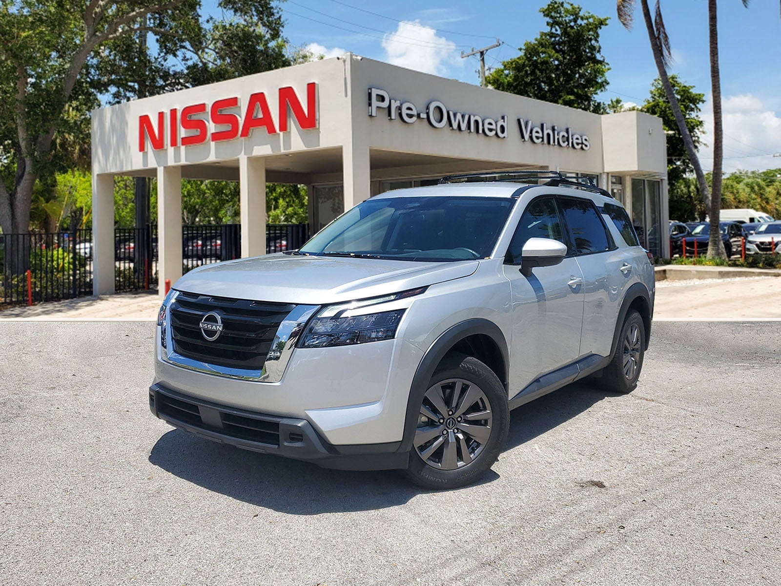 2024 Nissan Pathfinder SV